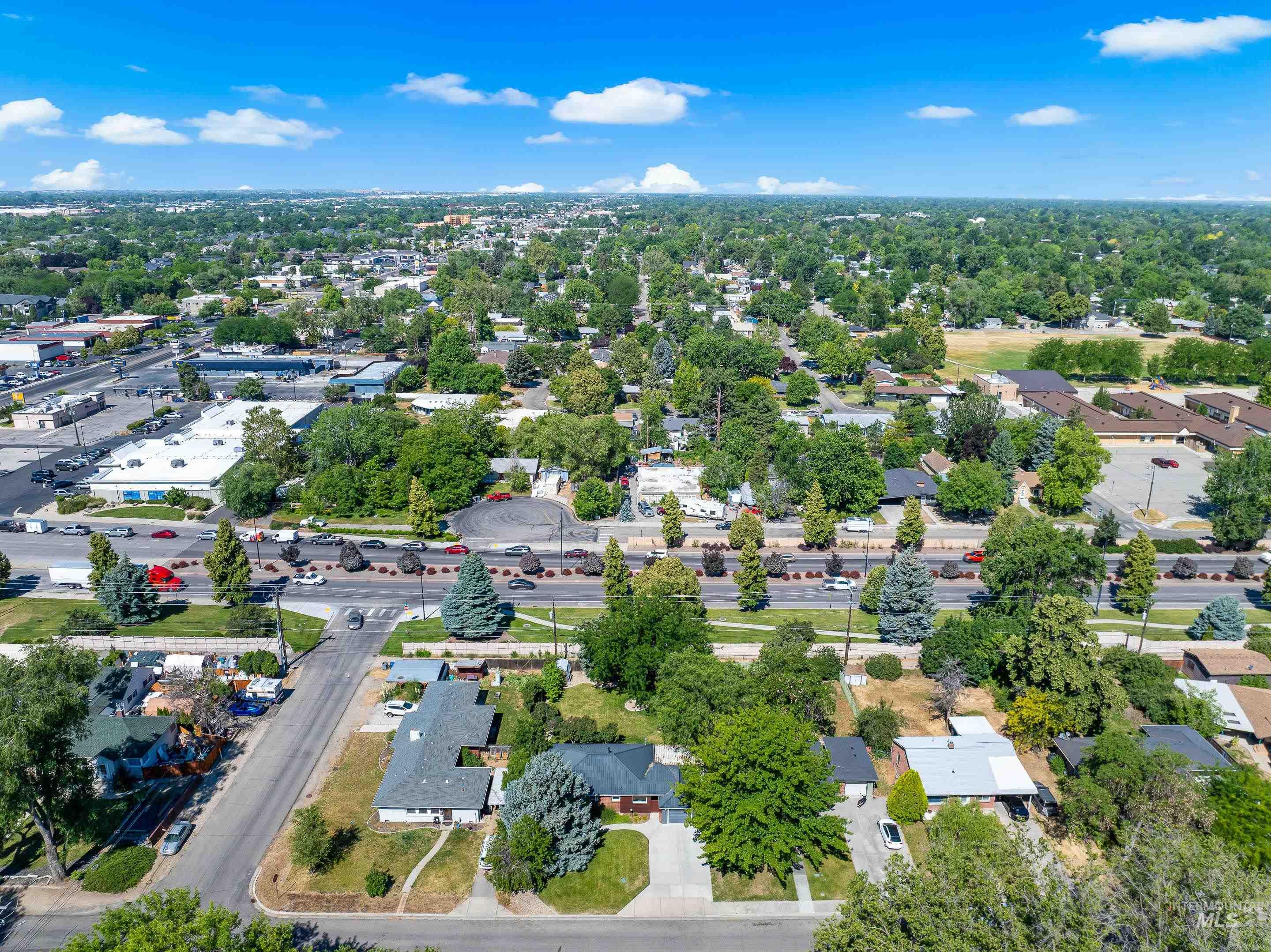 1721 N Beach St, Boise, Idaho 83706, 3 Bedrooms, 1 Bathroom, Residential For Sale, Price $479,000,MLS 98991546