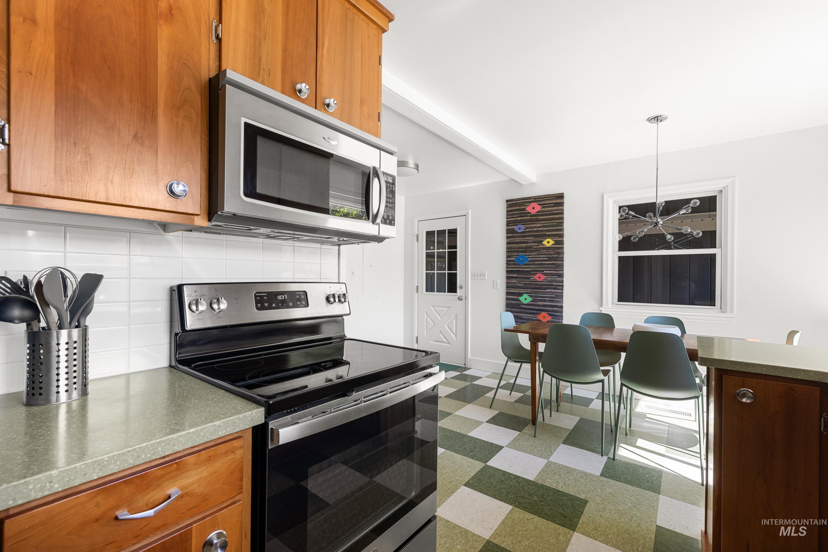 1721 N Beach St, Boise, Idaho 83706, 3 Bedrooms, 1 Bathroom, Residential For Sale, Price $479,000,MLS 98991546