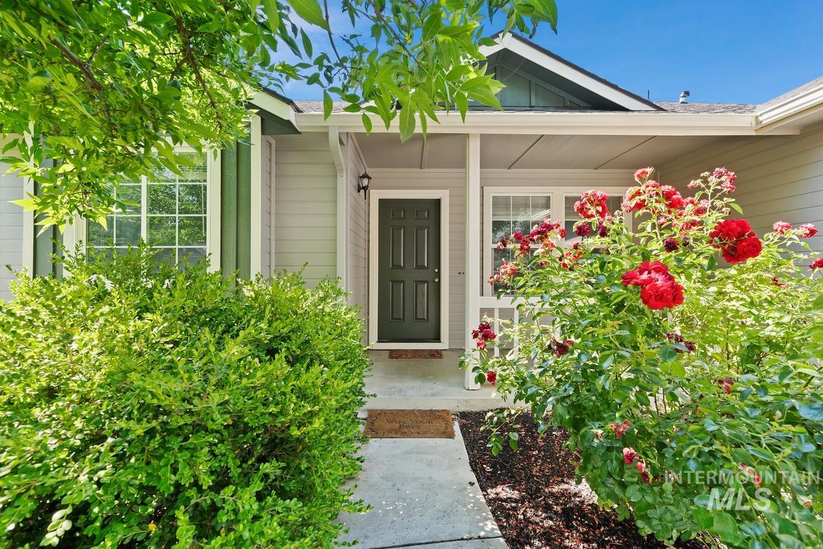 4393 W. Newland, Meridian, Idaho 83642, 4 Bedrooms, 2 Bathrooms, Residential For Sale, Price $427,900,MLS 98991547