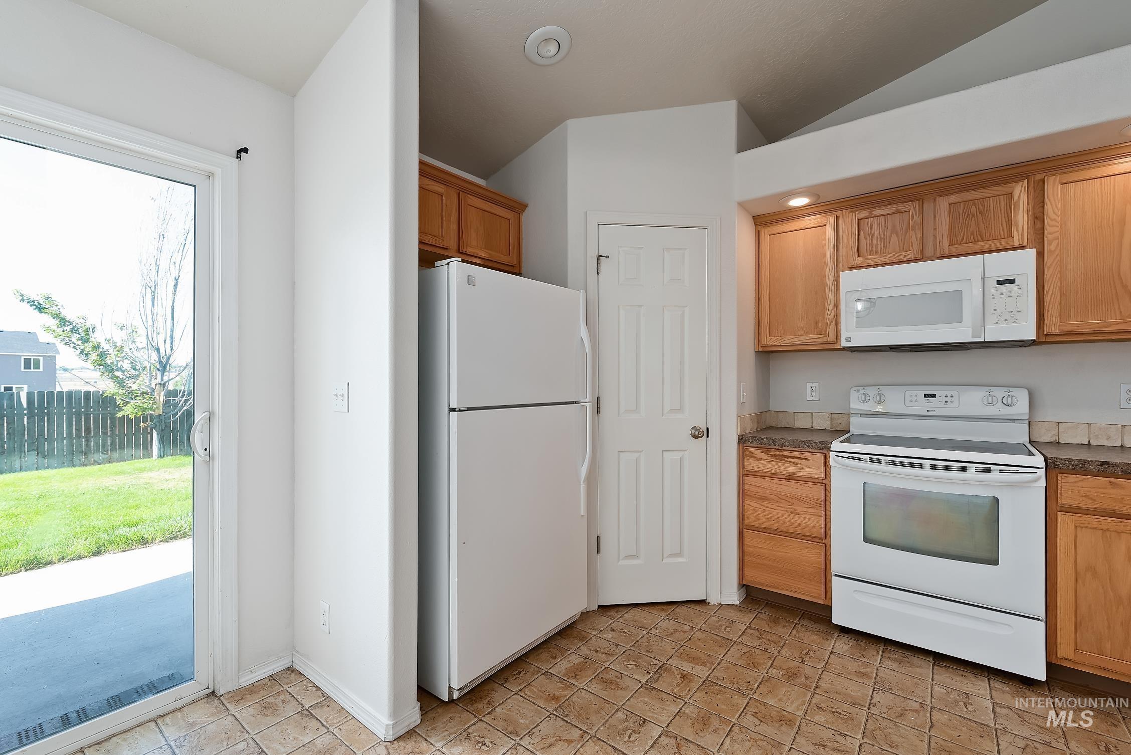4393 W. Newland, Meridian, Idaho 83642, 4 Bedrooms, 2 Bathrooms, Residential For Sale, Price $427,900,MLS 98991547