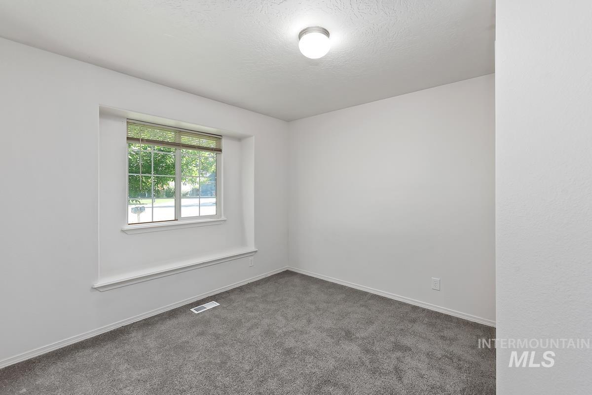 4393 W. Newland, Meridian, Idaho 83642, 4 Bedrooms, 2 Bathrooms, Residential For Sale, Price $427,900,MLS 98991547