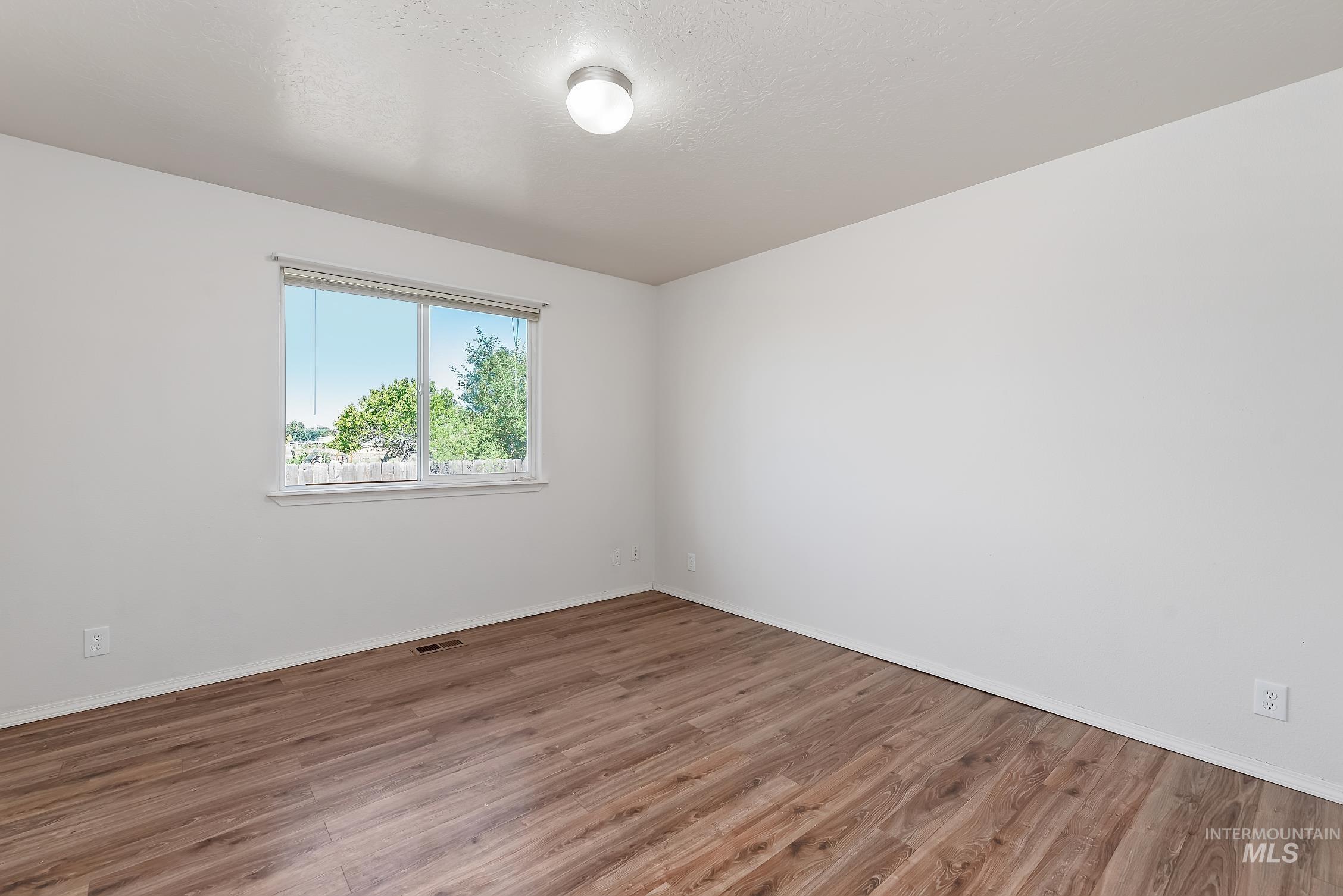 4393 W. Newland, Meridian, Idaho 83642, 4 Bedrooms, 2 Bathrooms, Residential For Sale, Price $427,900,MLS 98991547