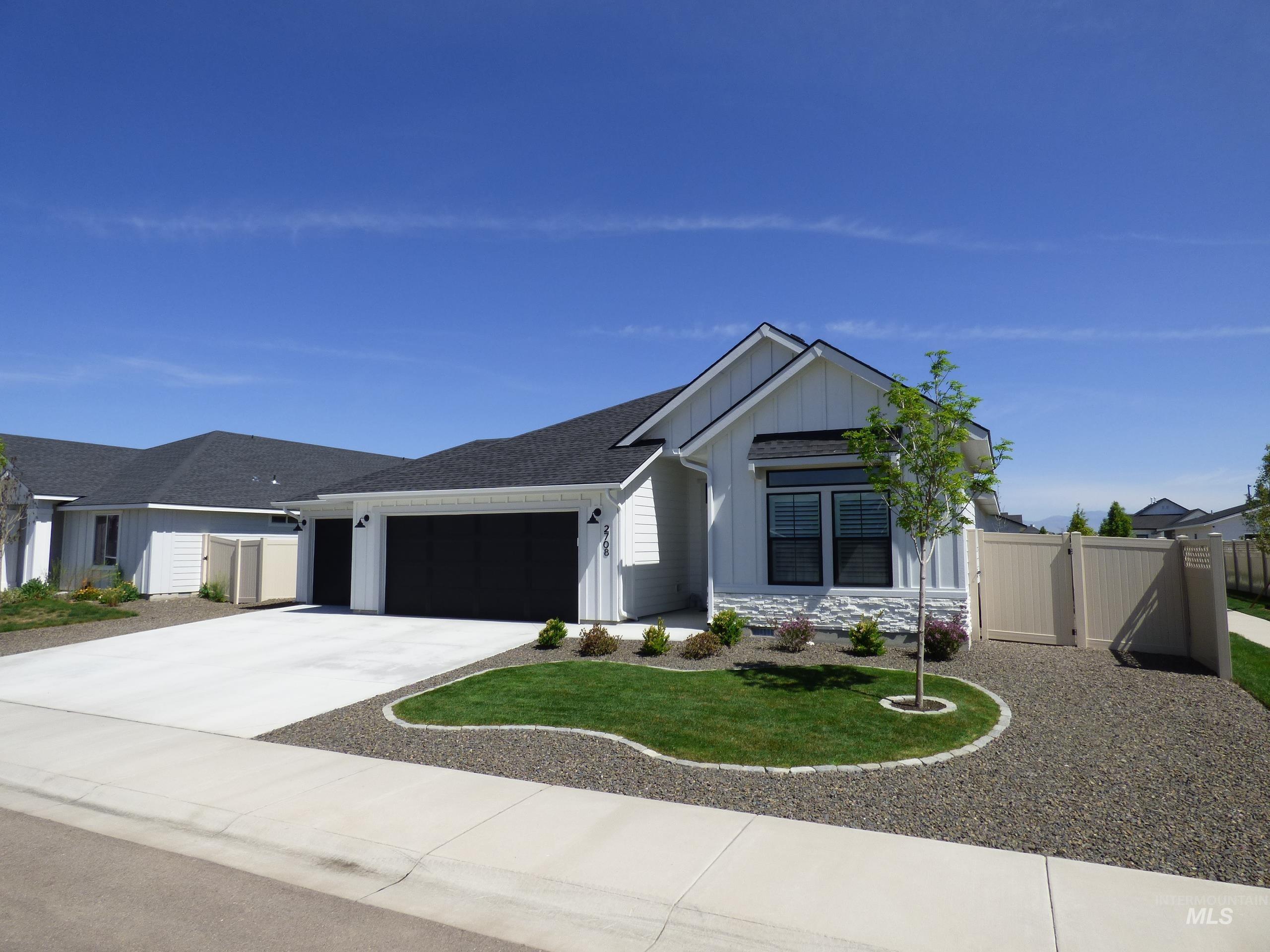 2708 E Buckaroo Dr., Kuna, Idaho 83634, 4 Bedrooms, 2 Bathrooms, Residential For Sale, Price $544,900,MLS 98991548