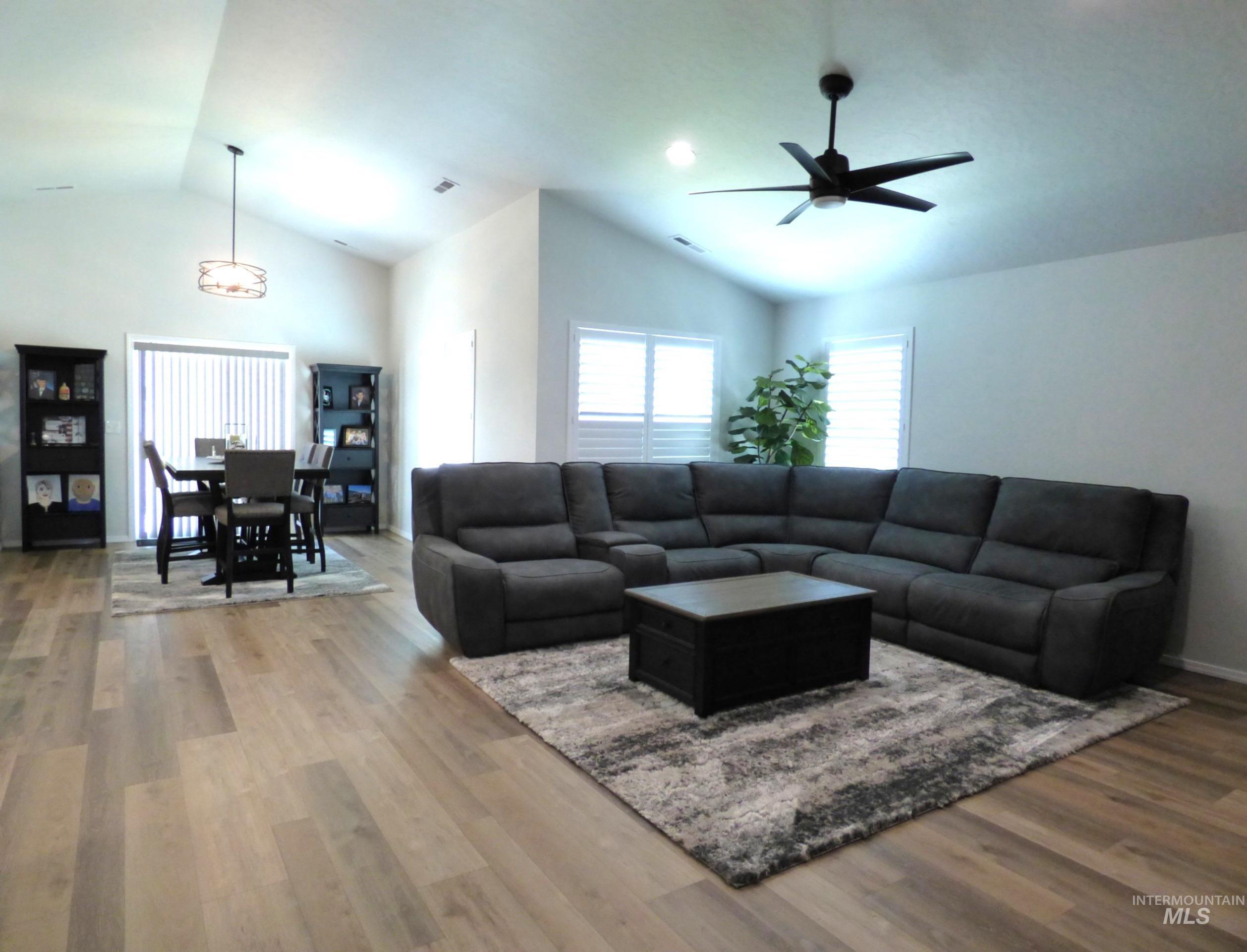 2708 E Buckaroo Dr., Kuna, Idaho 83634, 4 Bedrooms, 2 Bathrooms, Residential For Sale, Price $544,900,MLS 98991548