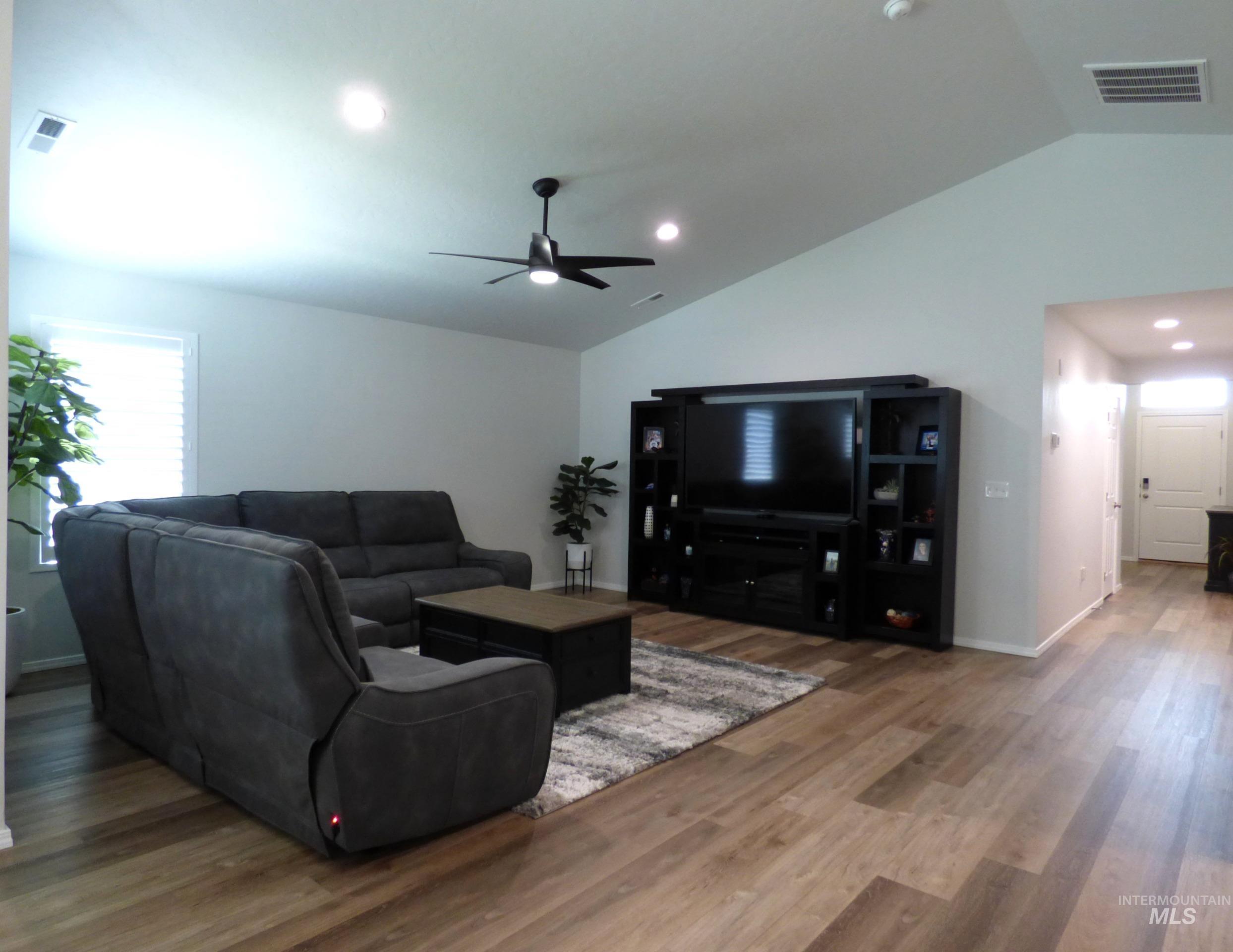 2708 E Buckaroo Dr., Kuna, Idaho 83634, 4 Bedrooms, 2 Bathrooms, Residential For Sale, Price $544,900,MLS 98991548