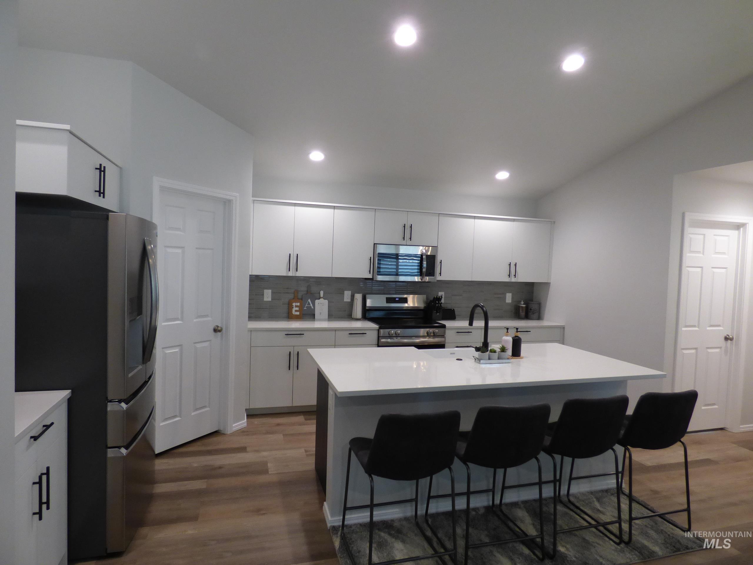 2708 E Buckaroo Dr., Kuna, Idaho 83634, 4 Bedrooms, 2 Bathrooms, Residential For Sale, Price $544,900,MLS 98991548