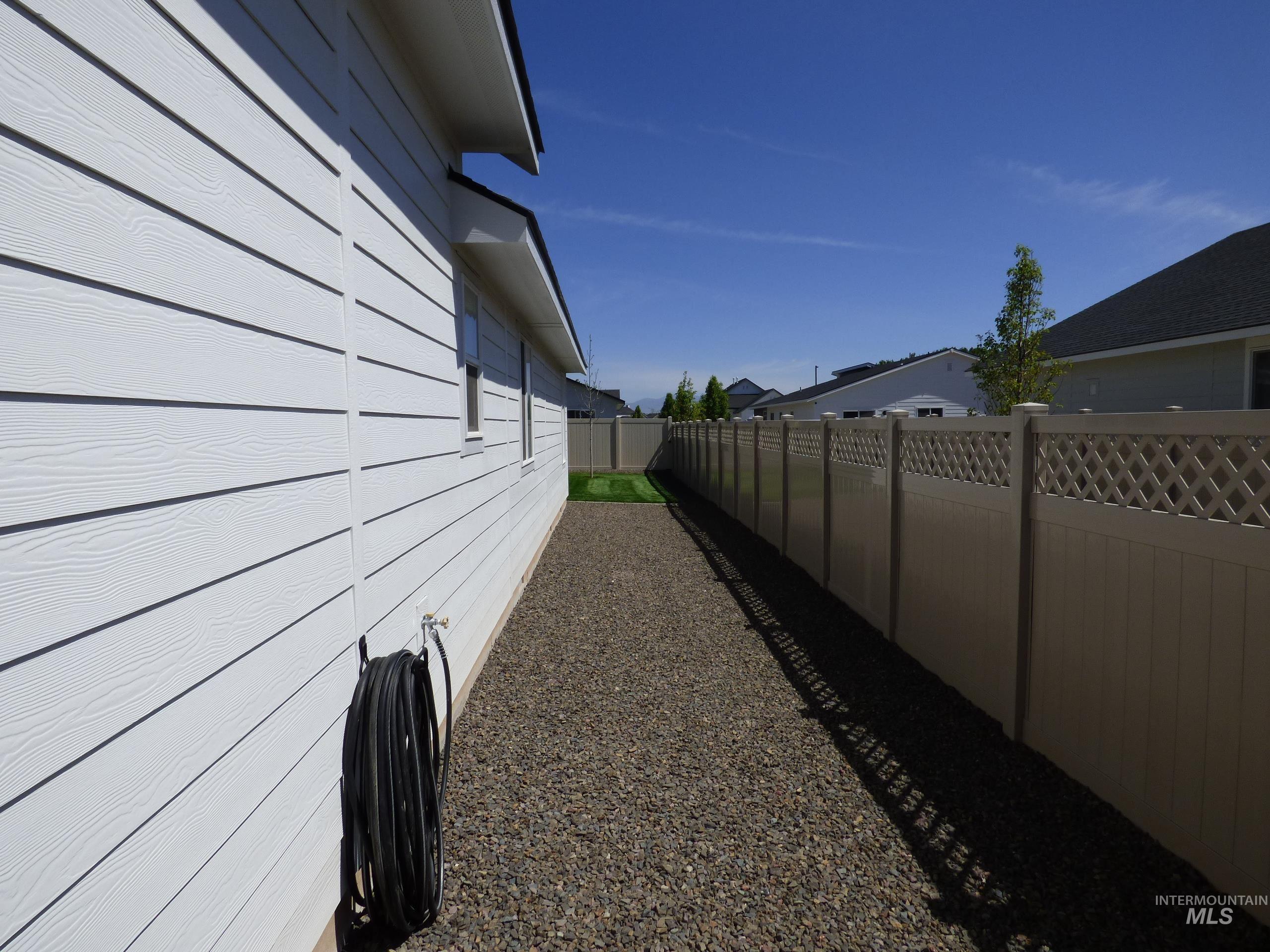2708 E Buckaroo Dr., Kuna, Idaho 83634, 4 Bedrooms, 2 Bathrooms, Residential For Sale, Price $544,900,MLS 98991548