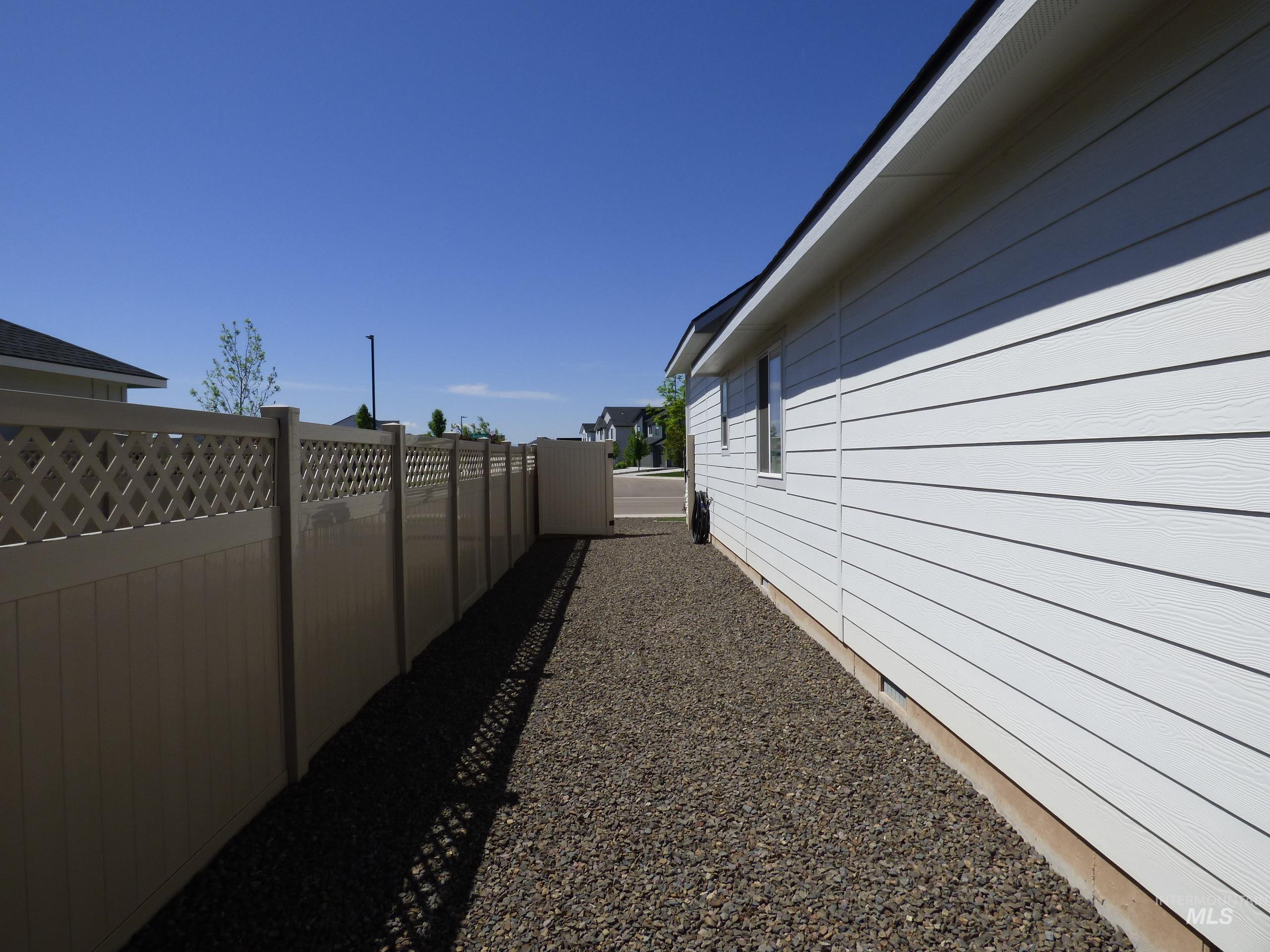 2708 E Buckaroo Dr., Kuna, Idaho 83634, 4 Bedrooms, 2 Bathrooms, Residential For Sale, Price $544,900,MLS 98991548