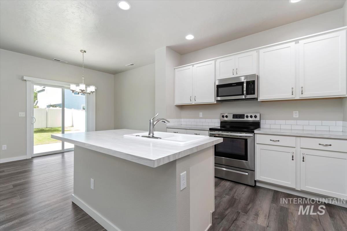 4653 W Silver River St, Meridian, Idaho 83646, 3 Bedrooms, 2.5 Bathrooms, Residential For Sale, Price $429,900,MLS 98991549