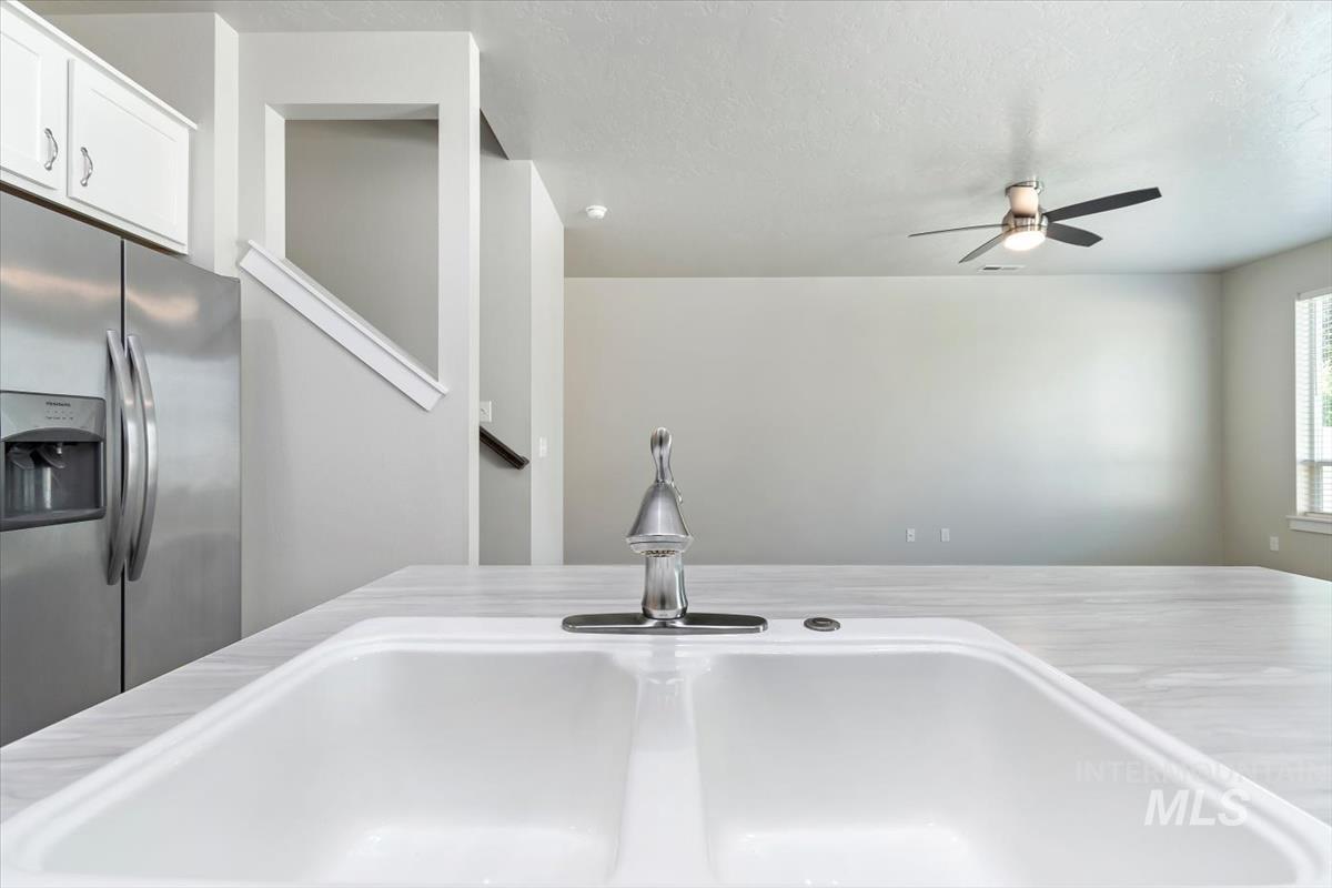 4653 W Silver River St, Meridian, Idaho 83646, 3 Bedrooms, 2.5 Bathrooms, Residential For Sale, Price $429,900,MLS 98991549