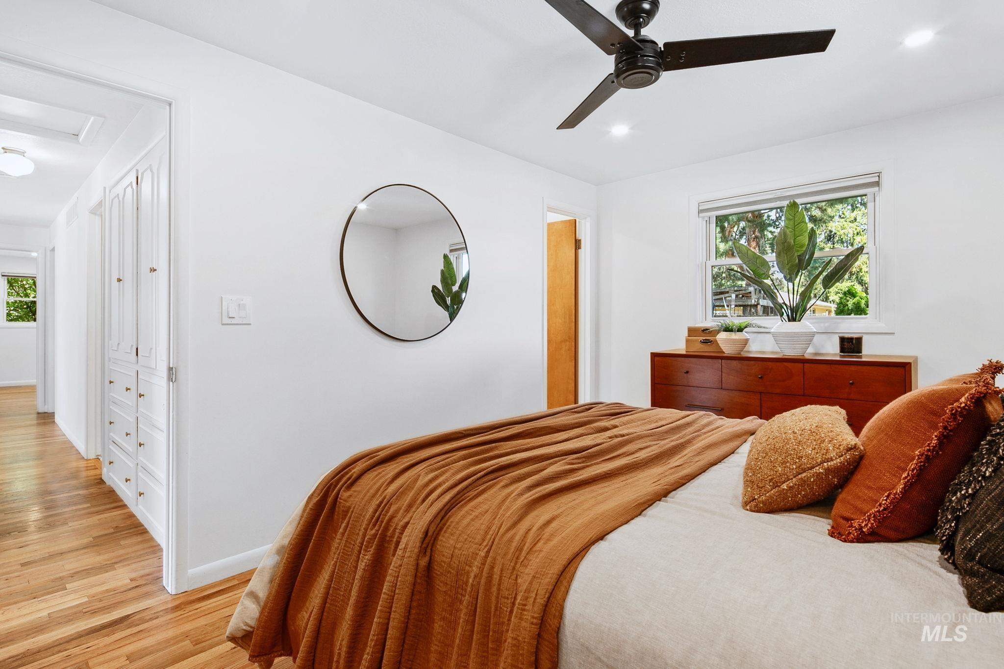1902 W Norcrest Dr, Boise, Idaho 83705, 5 Bedrooms, 3 Bathrooms, Residential For Sale, Price $639,000,MLS 98991550