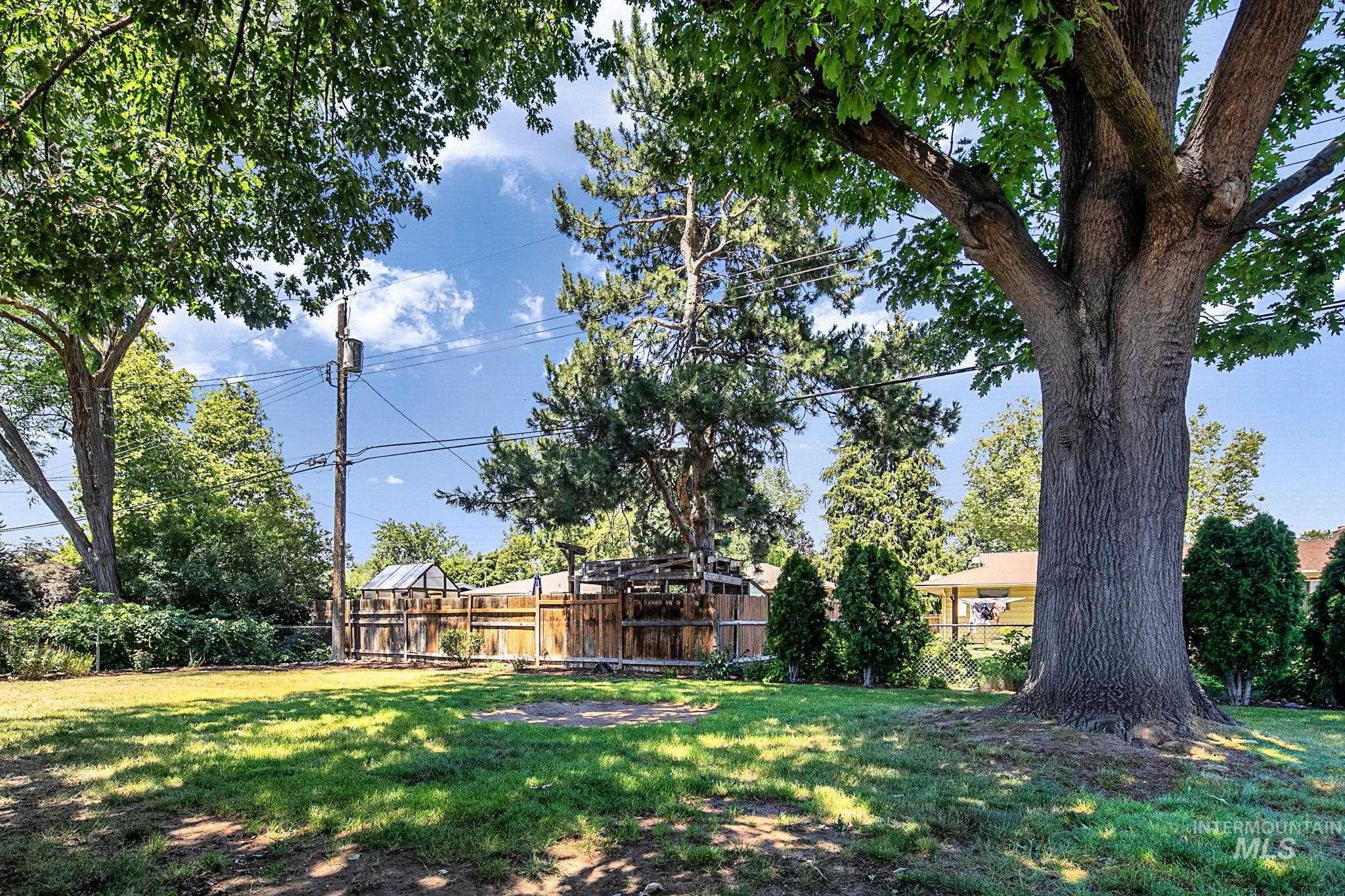 1902 W Norcrest Dr, Boise, Idaho 83705, 5 Bedrooms, 3 Bathrooms, Residential For Sale, Price $639,000,MLS 98991550