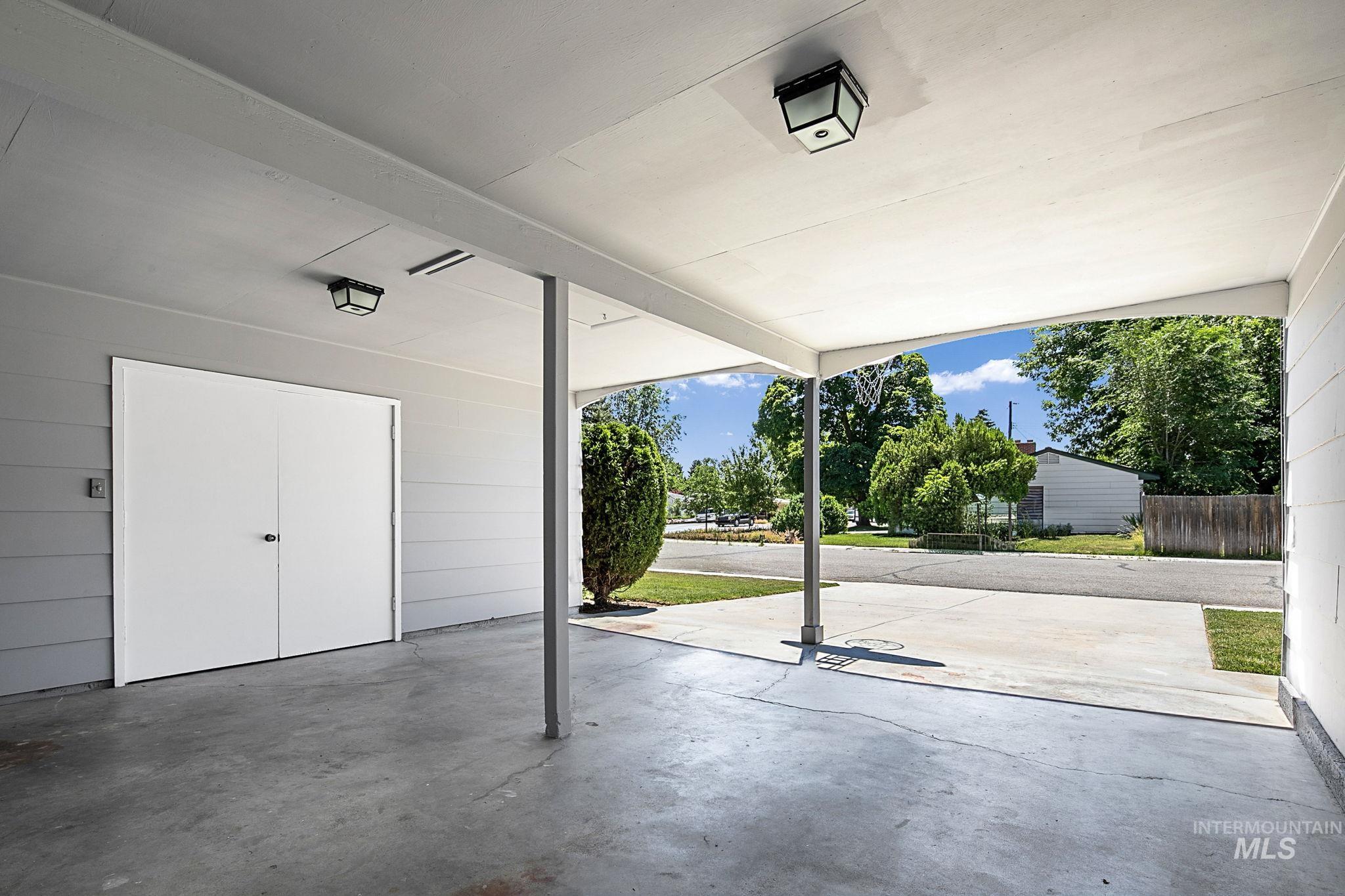 1902 W Norcrest Dr, Boise, Idaho 83705, 5 Bedrooms, 3 Bathrooms, Residential For Sale, Price $639,000,MLS 98991550