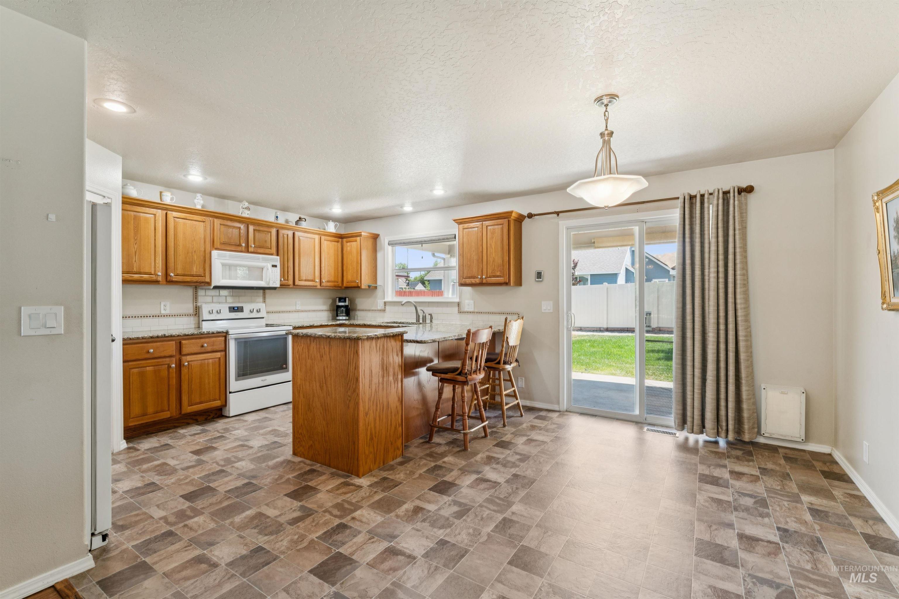 1114 Feltham Peak Way, Emmett, Idaho 83617, 3 Bedrooms, 2 Bathrooms, Residential For Sale, Price $419,900,MLS 98991551