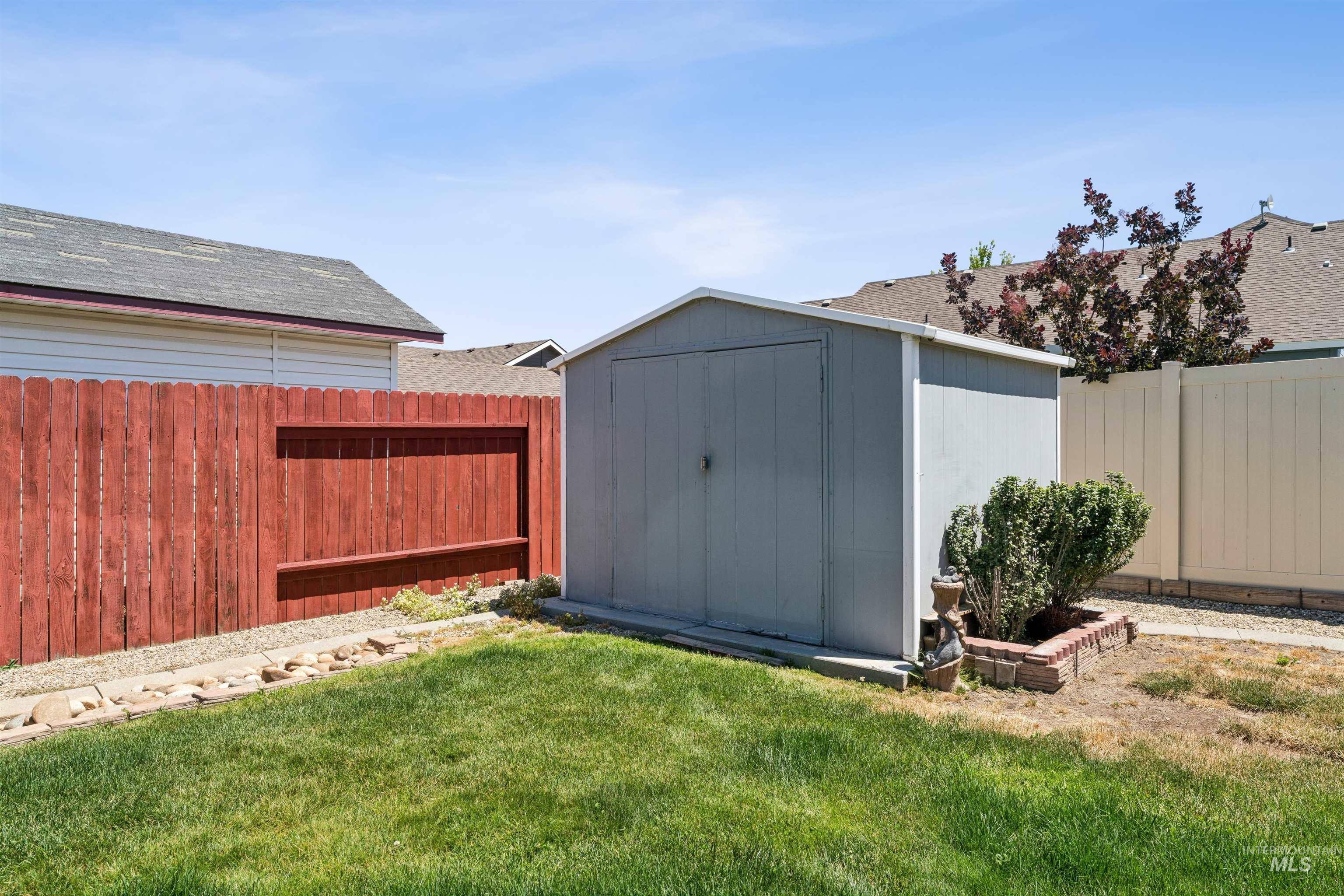 1114 Feltham Peak Way, Emmett, Idaho 83617, 3 Bedrooms, 2 Bathrooms, Residential For Sale, Price $419,900,MLS 98991551