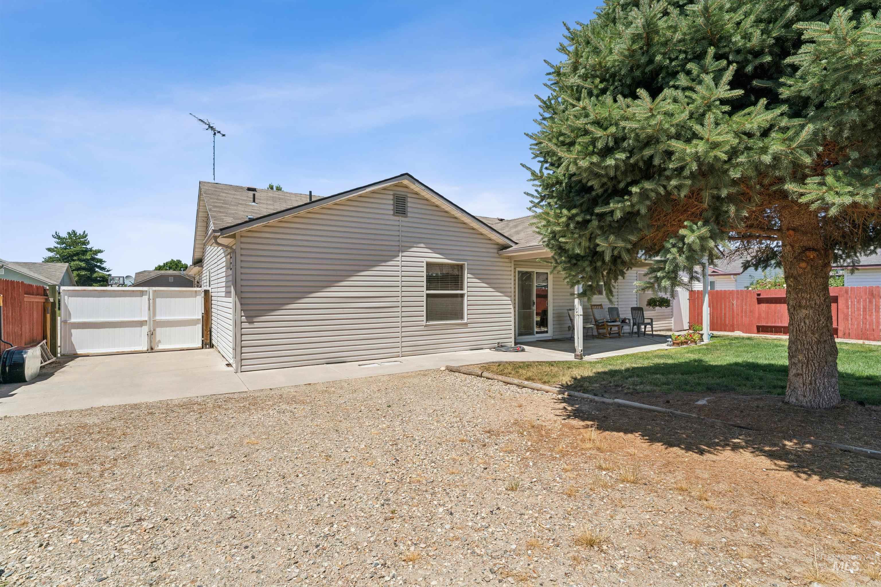 1114 Feltham Peak Way, Emmett, Idaho 83617, 3 Bedrooms, 2 Bathrooms, Residential For Sale, Price $419,900,MLS 98991551
