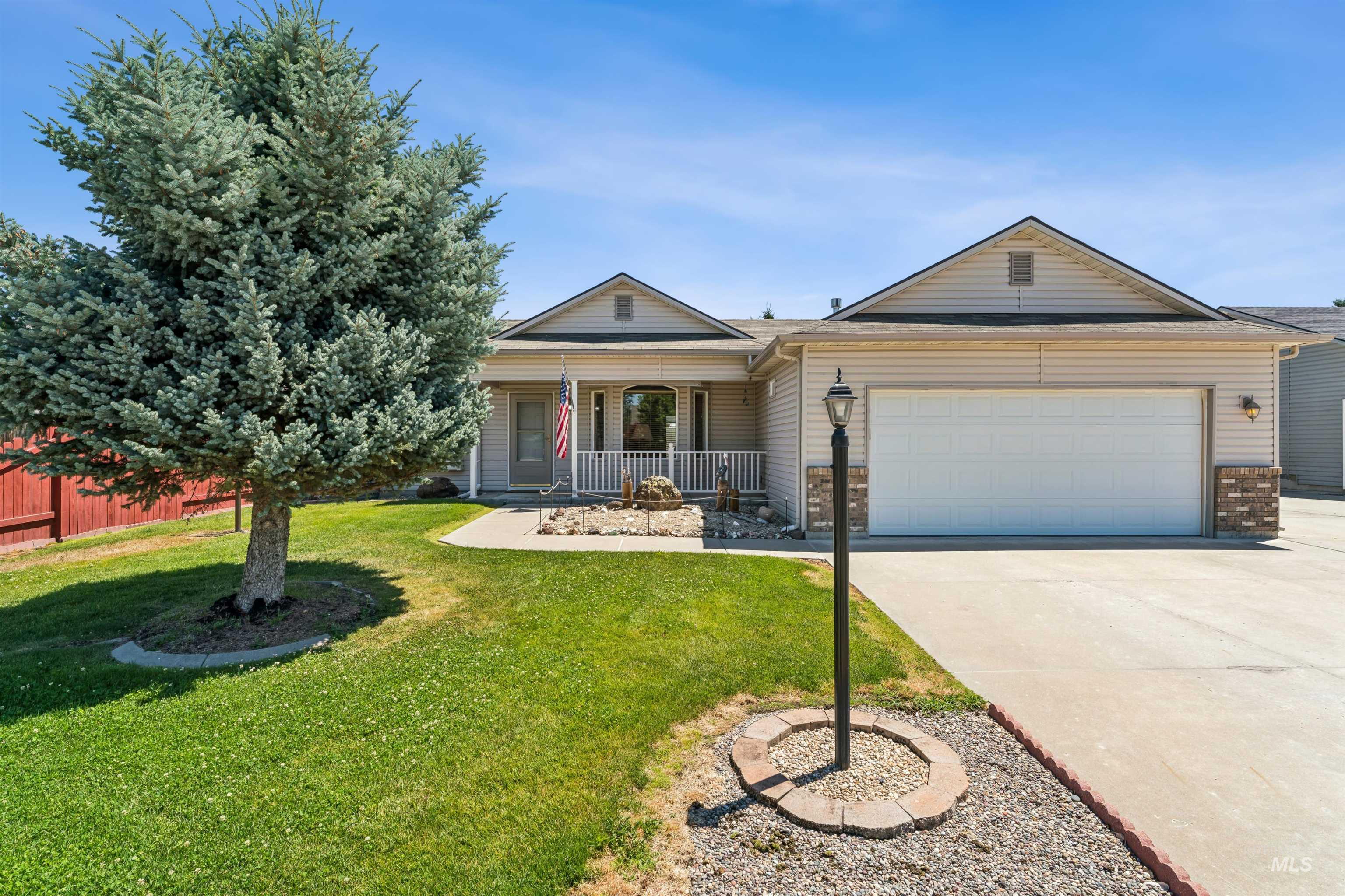1114 Feltham Peak Way, Emmett, Idaho 83617, 3 Bedrooms, 2 Bathrooms, Residential For Sale, Price $419,900,MLS 98991551