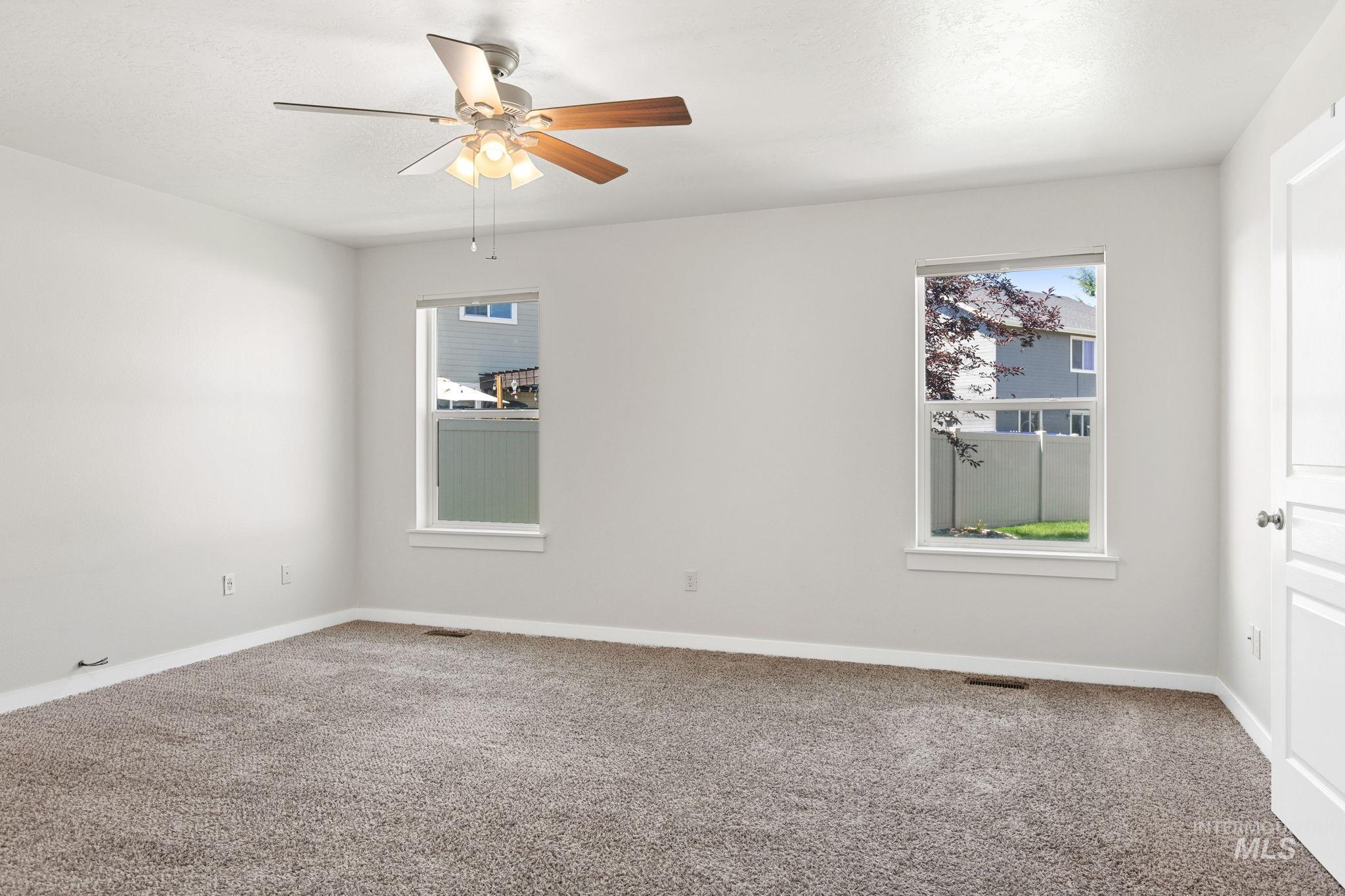 2001 N Van Dyke Ave, Kuna, Idaho 83634-5362, 5 Bedrooms, 2.5 Bathrooms, Residential For Sale, Price $535,000,MLS 98991552