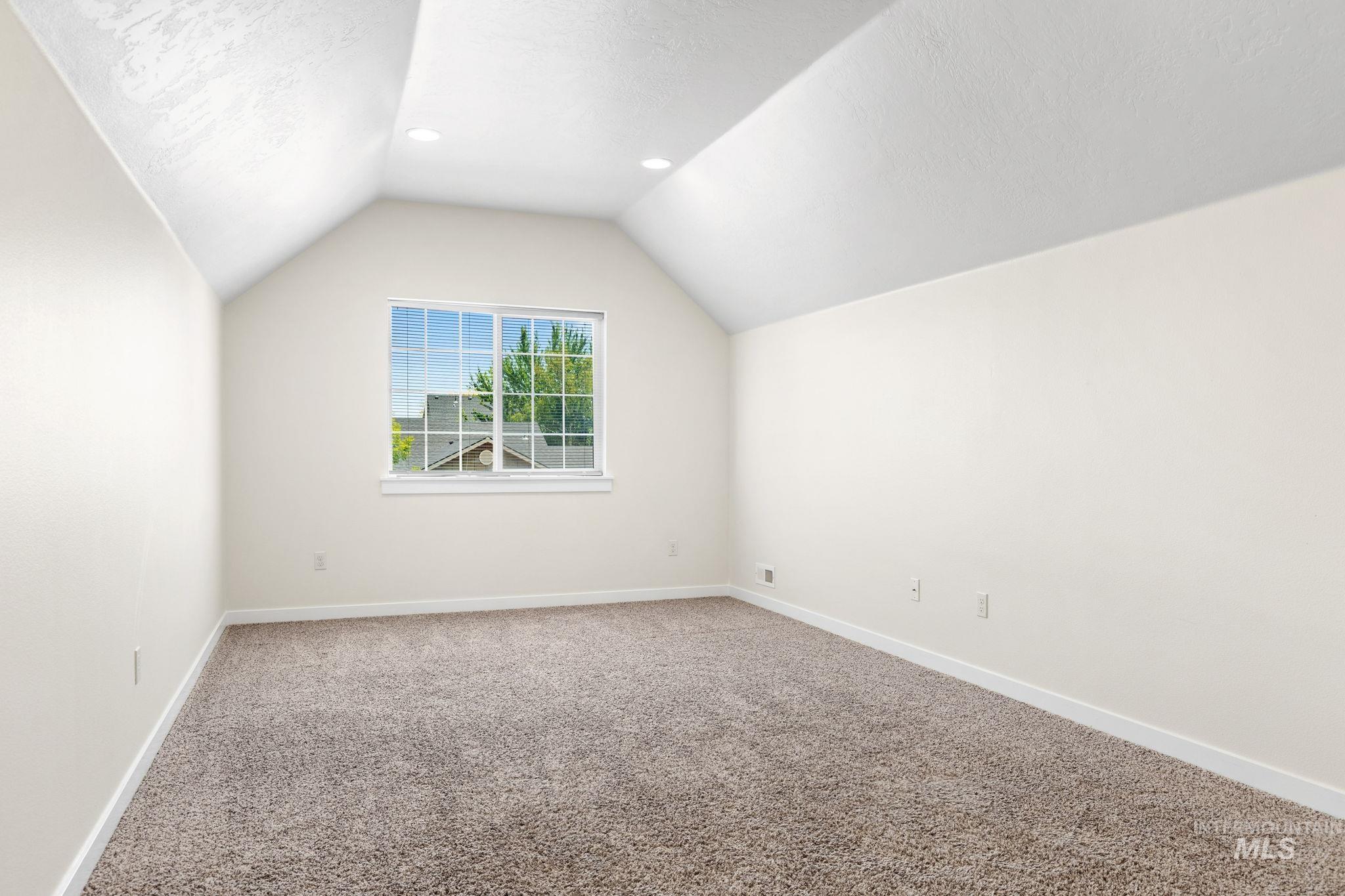 2001 N Van Dyke Ave, Kuna, Idaho 83634-5362, 5 Bedrooms, 2.5 Bathrooms, Residential For Sale, Price $535,000,MLS 98991552