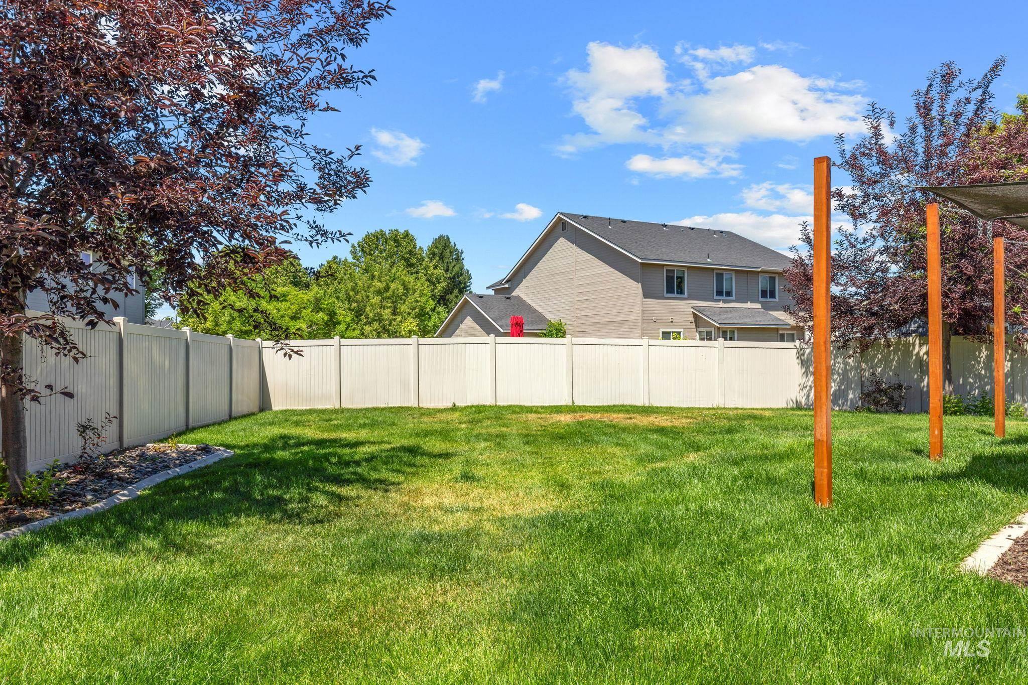 2001 N Van Dyke Ave, Kuna, Idaho 83634-5362, 5 Bedrooms, 2.5 Bathrooms, Residential For Sale, Price $535,000,MLS 98991552