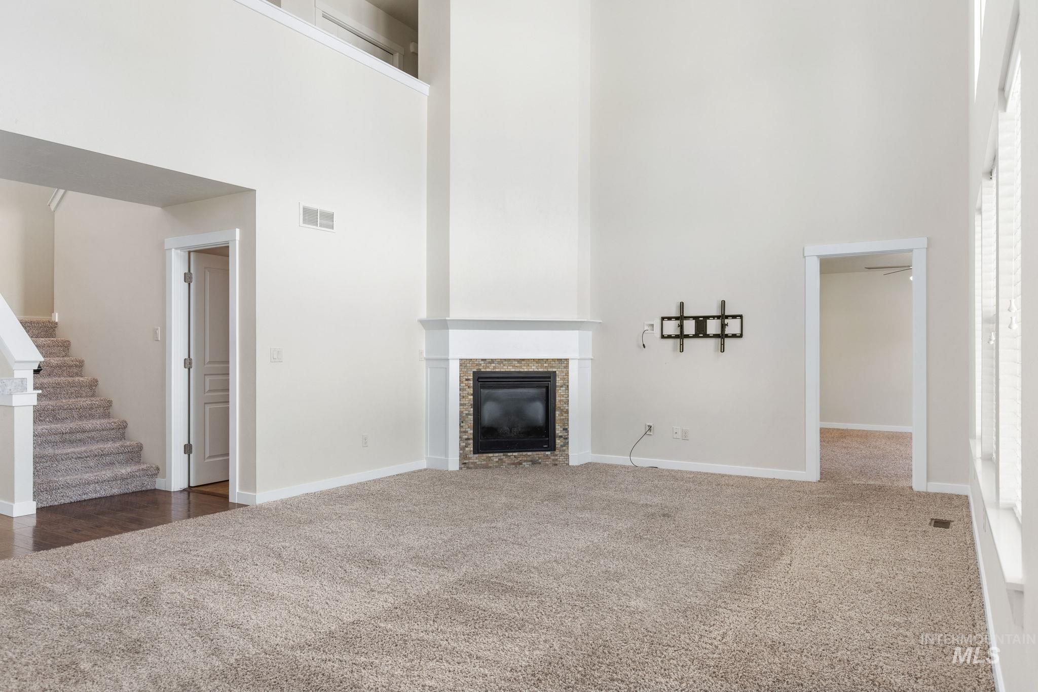 2001 N Van Dyke Ave, Kuna, Idaho 83634-5362, 5 Bedrooms, 2.5 Bathrooms, Residential For Sale, Price $535,000,MLS 98991552