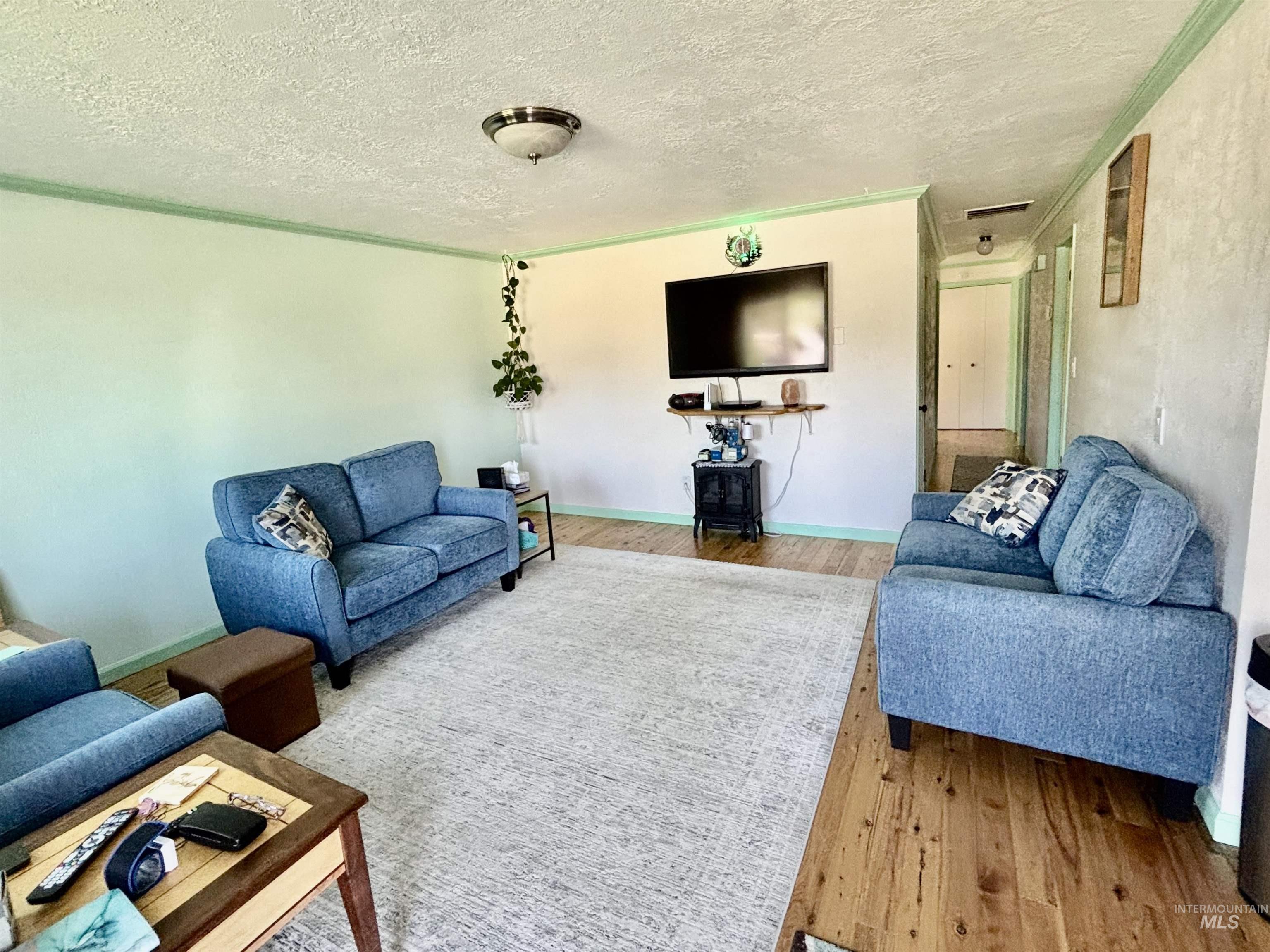 7235 S Southdale Avenue, Boise, Idaho 83709, 3 Bedrooms, 1 Bathroom, Residential For Sale, Price $449,000,MLS 98991556