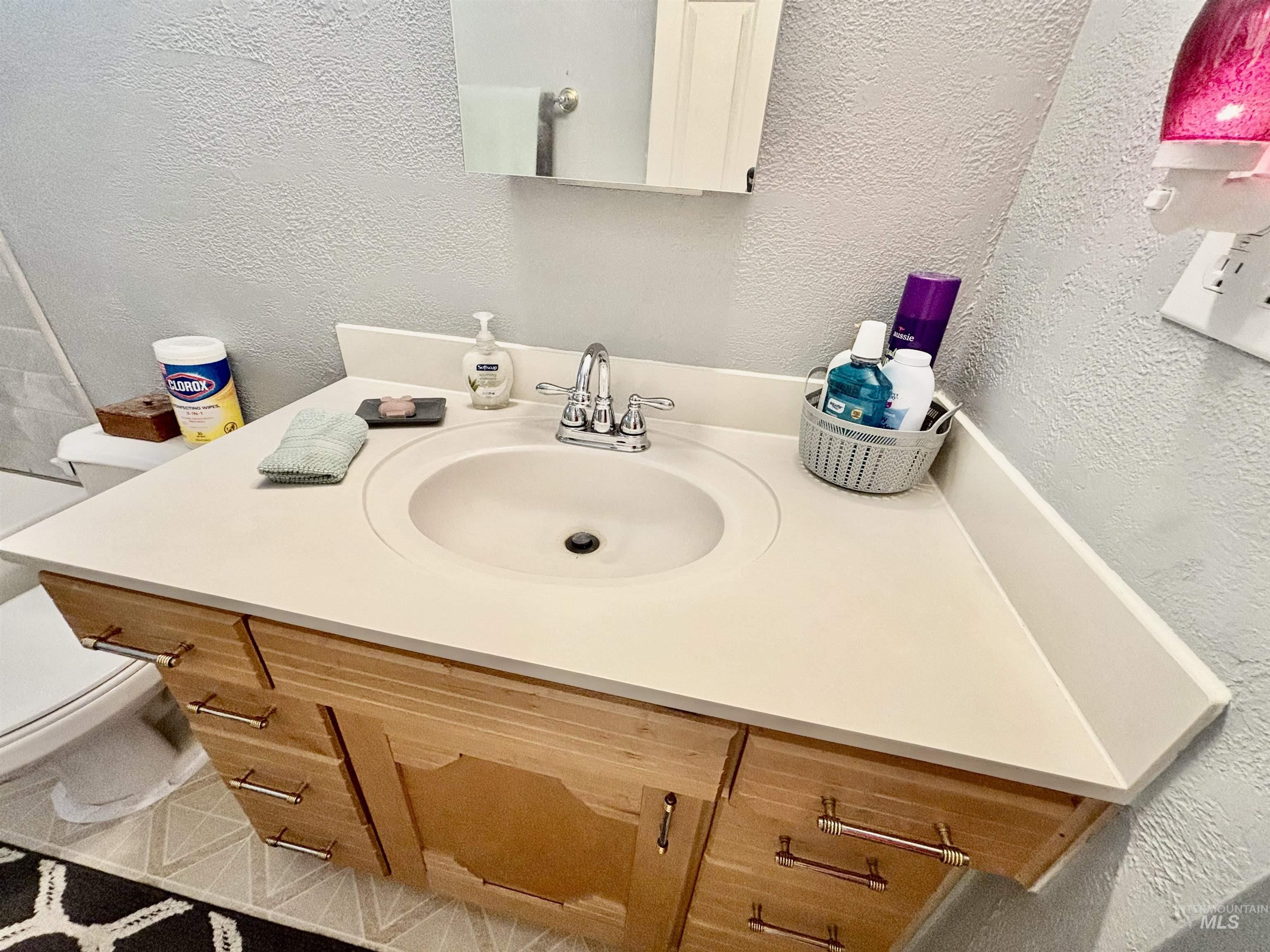 7235 S Southdale Avenue, Boise, Idaho 83709, 3 Bedrooms, 1 Bathroom, Residential For Sale, Price $449,000,MLS 98991556