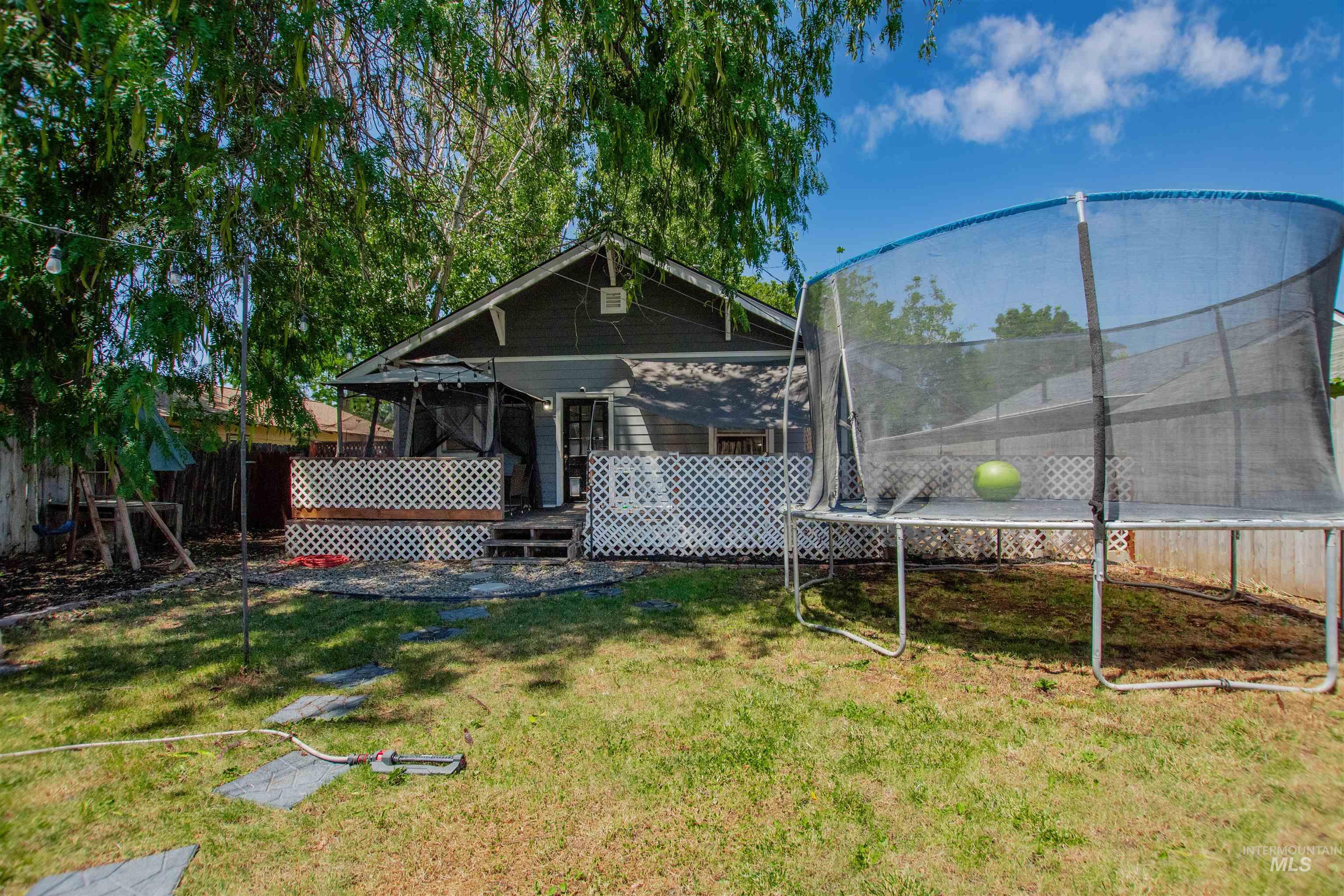 512 18TH Ave S, Nampa, Idaho 83651, 3 Bedrooms, 2 Bathrooms, Residential For Sale, Price $399,900,MLS 98991557