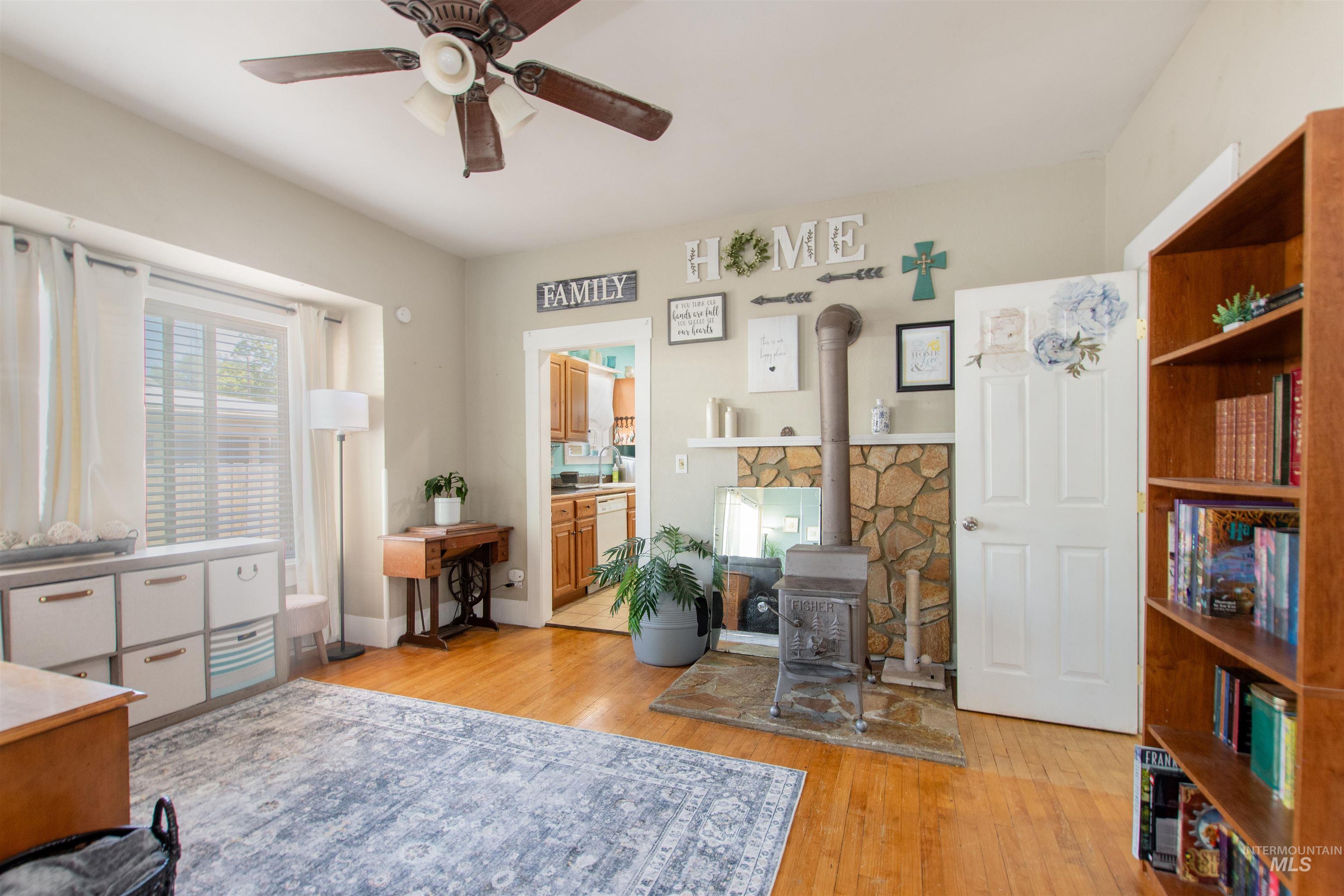 512 18TH Ave S, Nampa, Idaho 83651, 3 Bedrooms, 2 Bathrooms, Residential For Sale, Price $399,900,MLS 98991557
