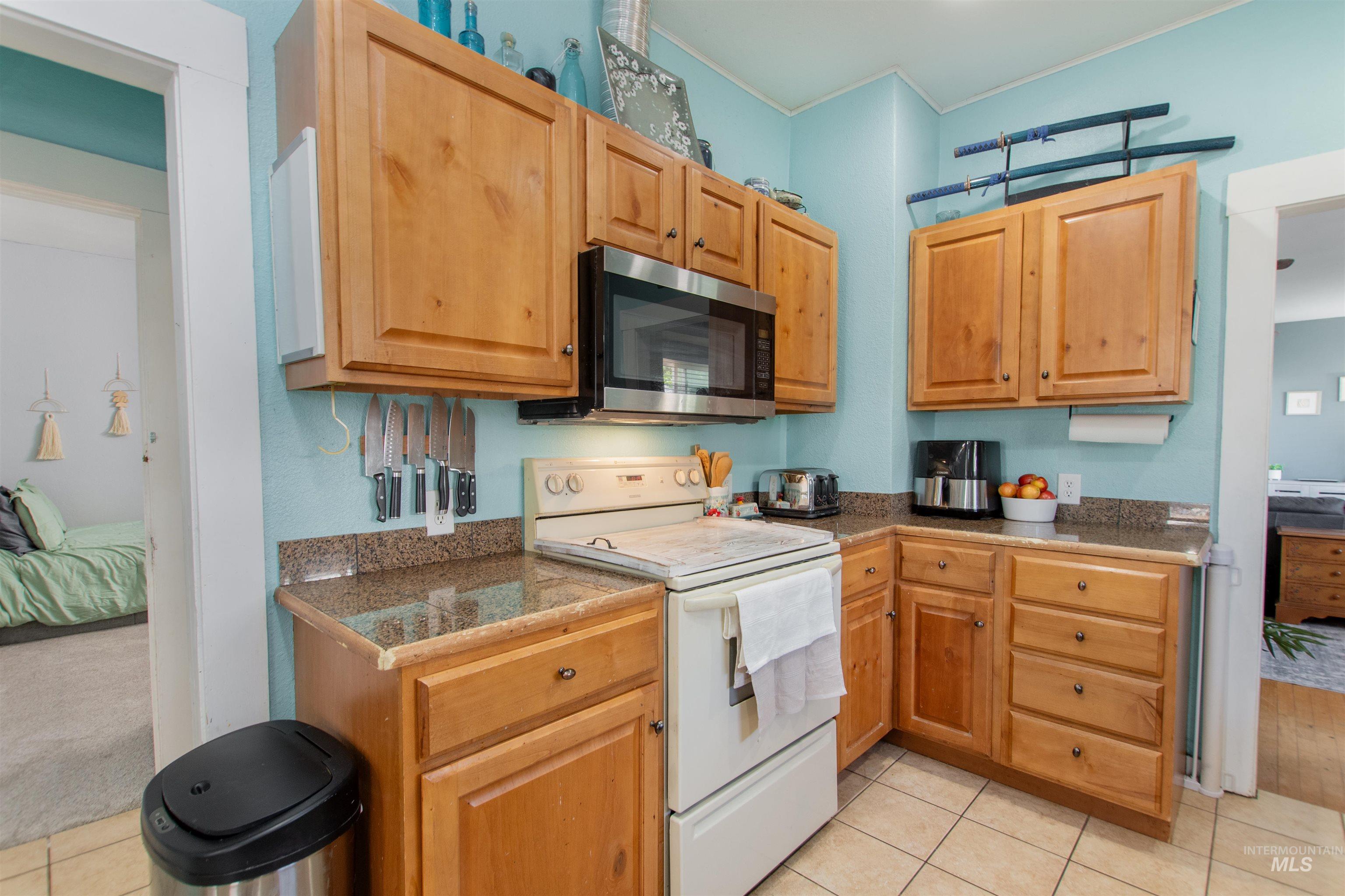 512 18TH Ave S, Nampa, Idaho 83651, 3 Bedrooms, 2 Bathrooms, Residential For Sale, Price $399,900,MLS 98991557