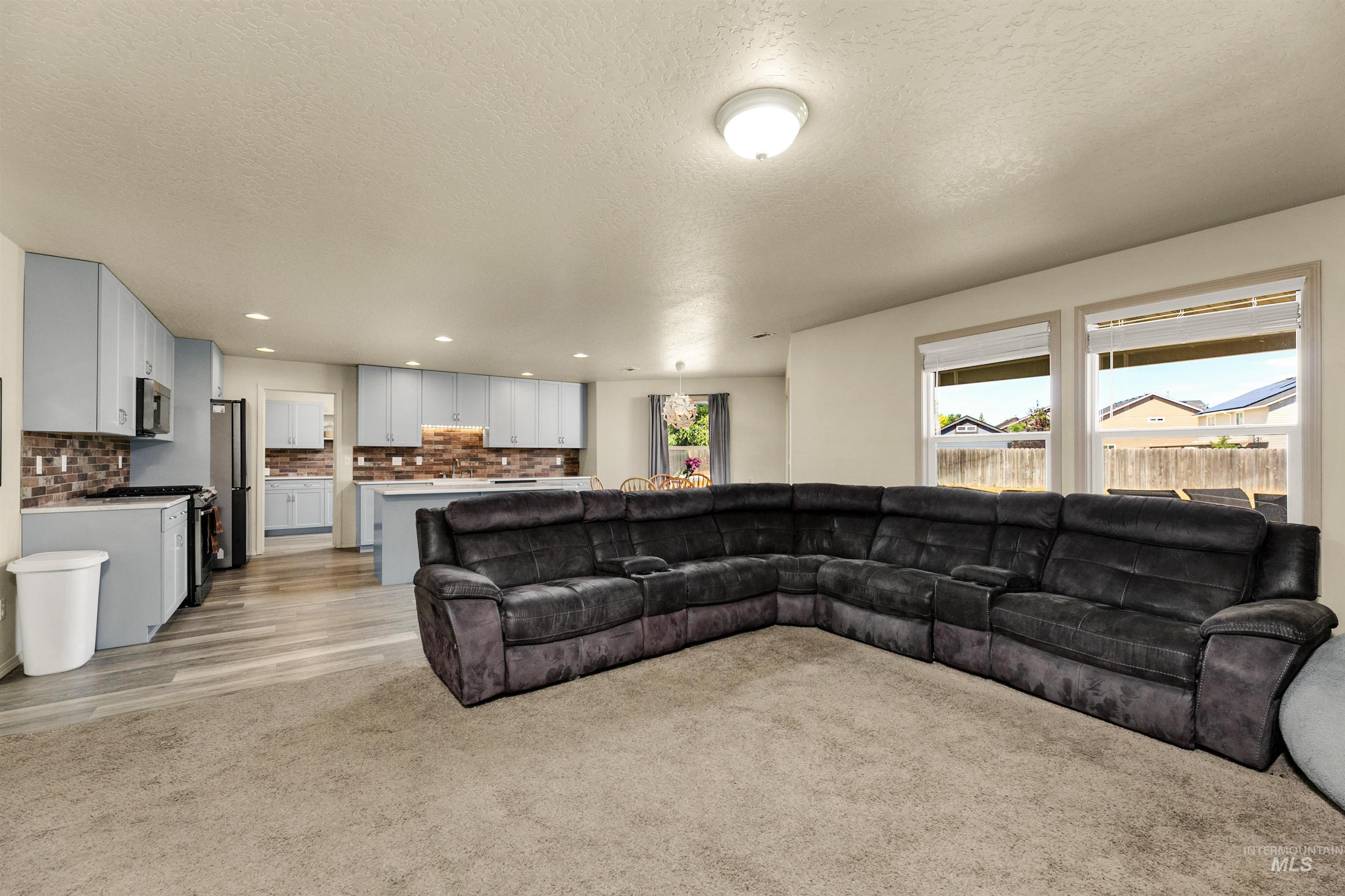 6999 S Acacia, Boise, Idaho 83709, 4 Bedrooms, 2.5 Bathrooms, Residential For Sale, Price $539,900,MLS 98991558