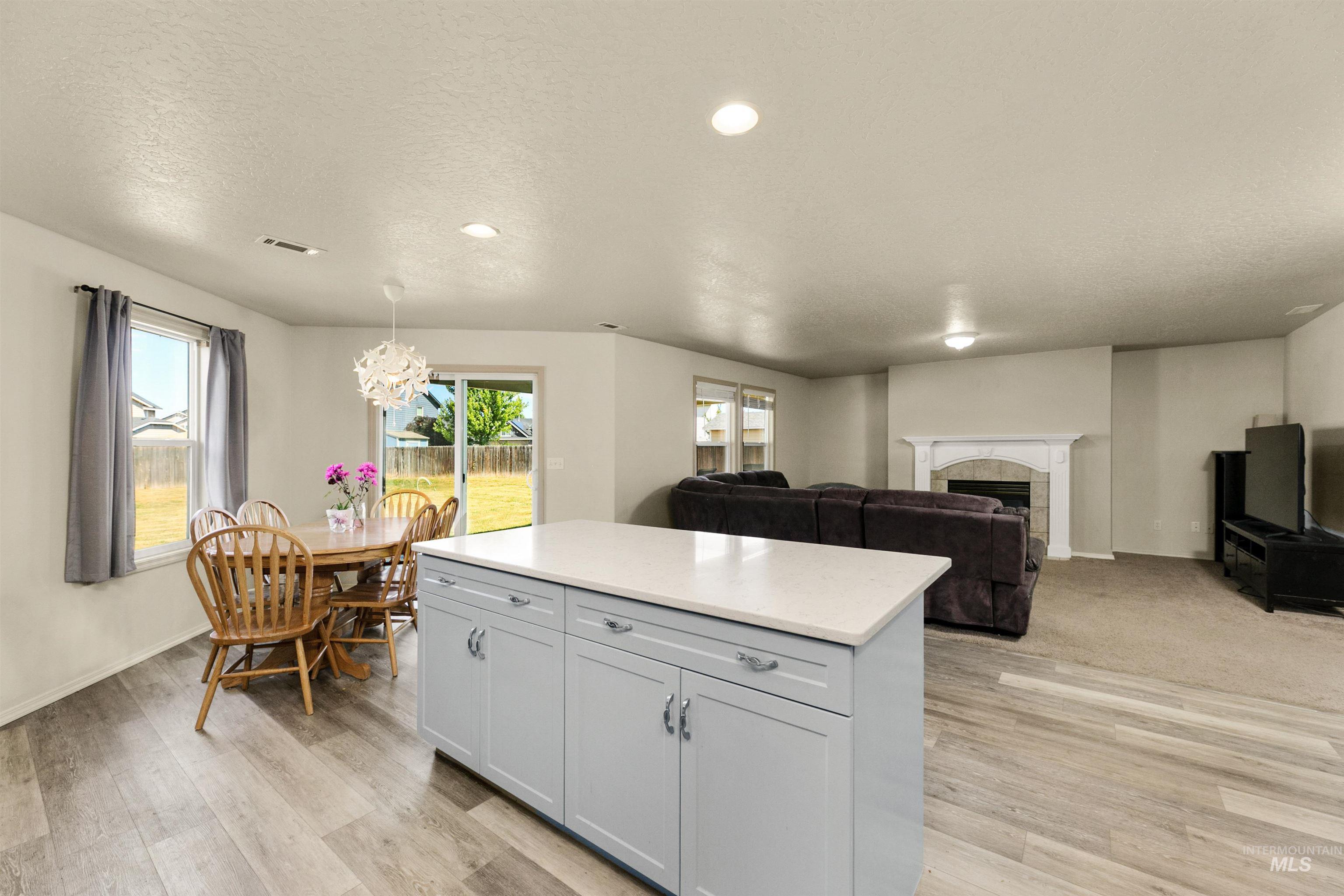 6999 S Acacia, Boise, Idaho 83709, 4 Bedrooms, 2.5 Bathrooms, Residential For Sale, Price $539,900,MLS 98991558