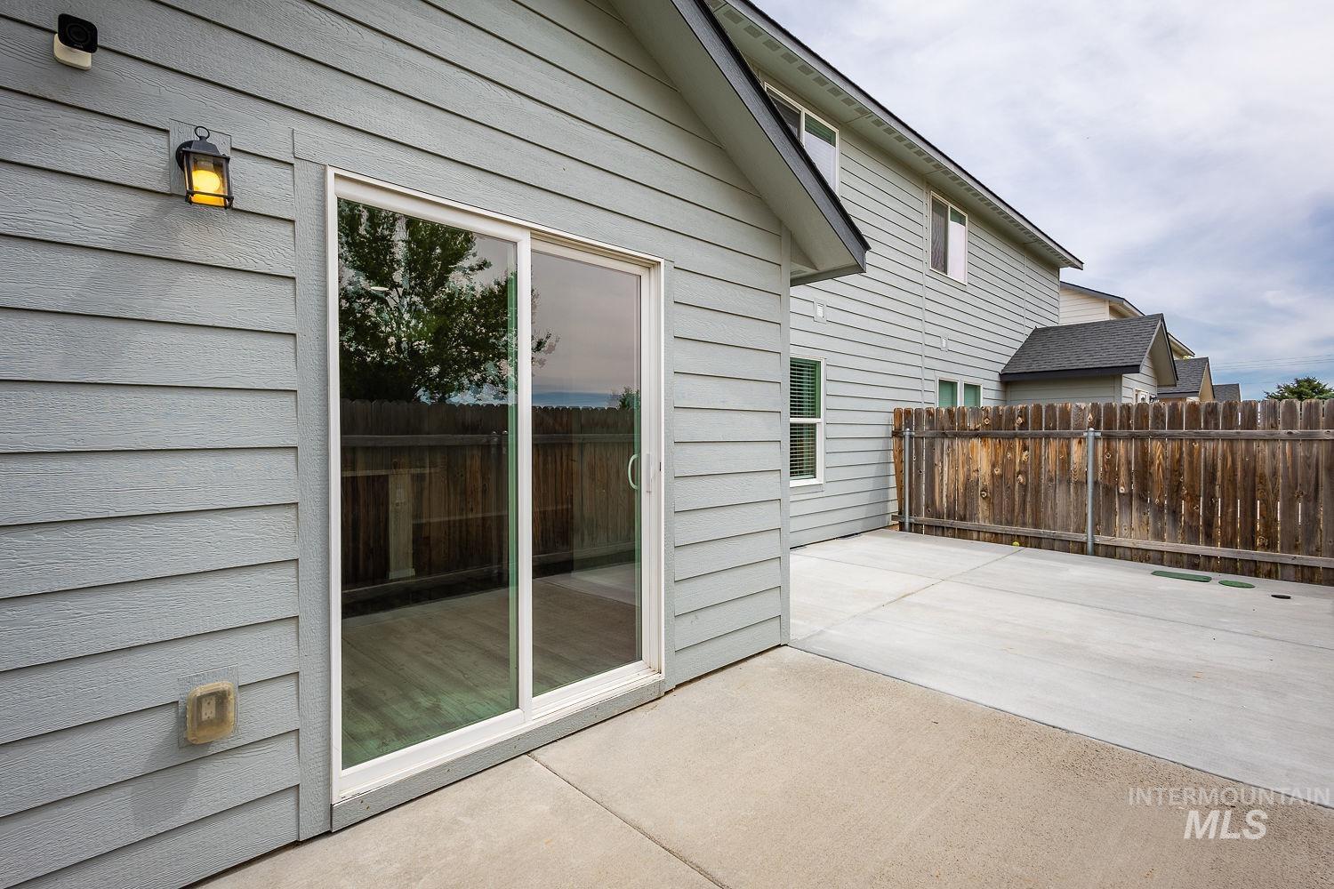 13567 Palm Beach Dr, Caldwell, Idaho 83607, 3 Bedrooms, 2.5 Bathrooms, Residential For Sale, Price $349,900, 98991560
