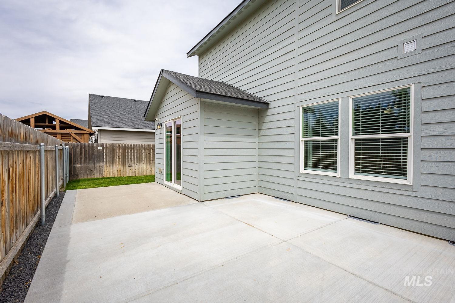 13567 Palm Beach Dr, Caldwell, Idaho 83607, 3 Bedrooms, 2.5 Bathrooms, Residential For Sale, Price $349,900, 98991560