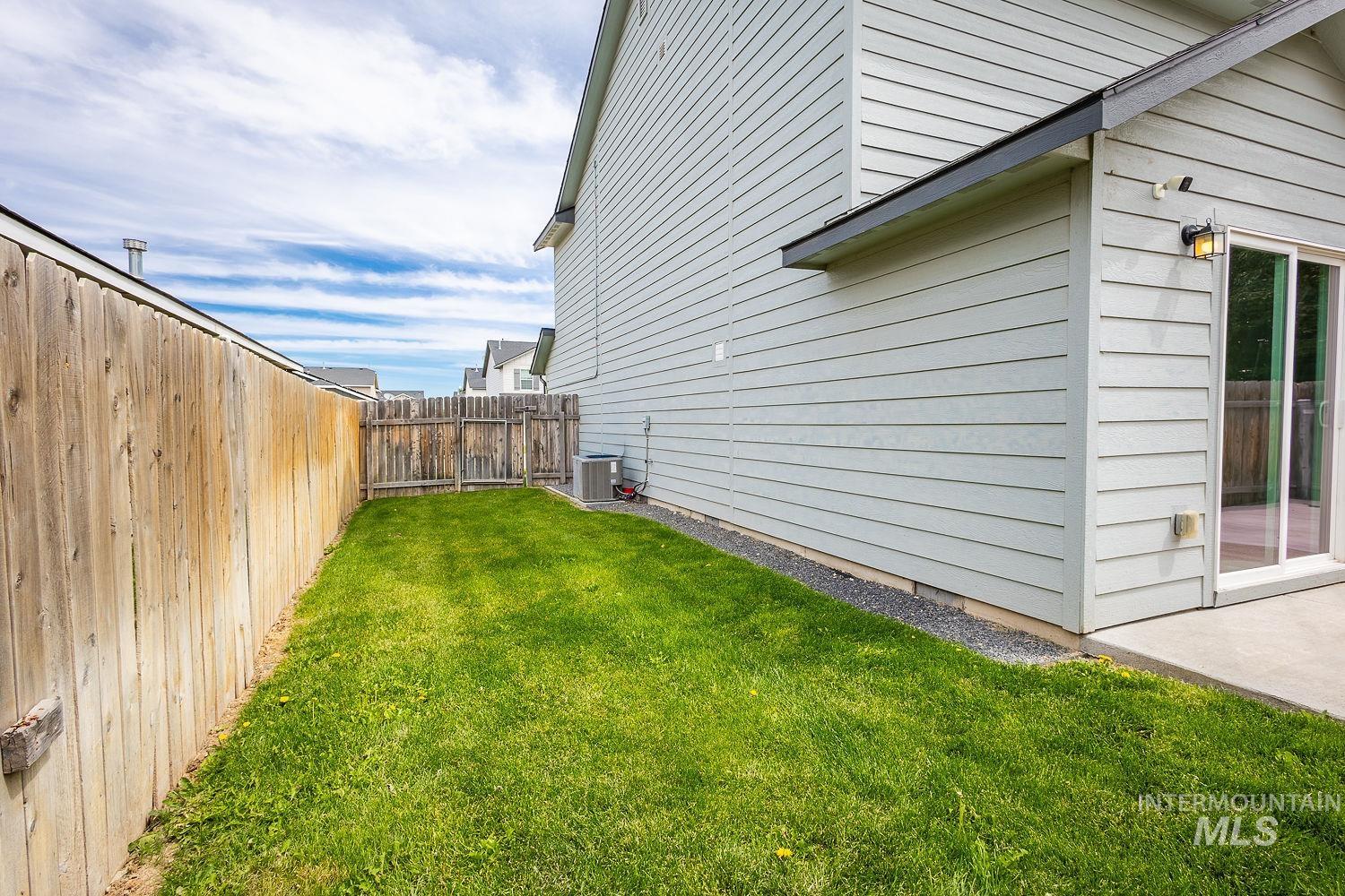 13567 Palm Beach Dr, Caldwell, Idaho 83607, 3 Bedrooms, 2.5 Bathrooms, Residential For Sale, Price $349,900, 98991560
