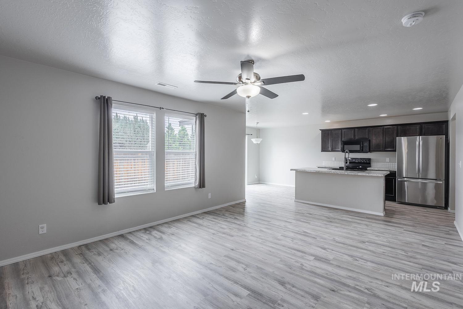 13567 Palm Beach Dr, Caldwell, Idaho 83607, 3 Bedrooms, 2.5 Bathrooms, Residential For Sale, Price $349,900, 98991560