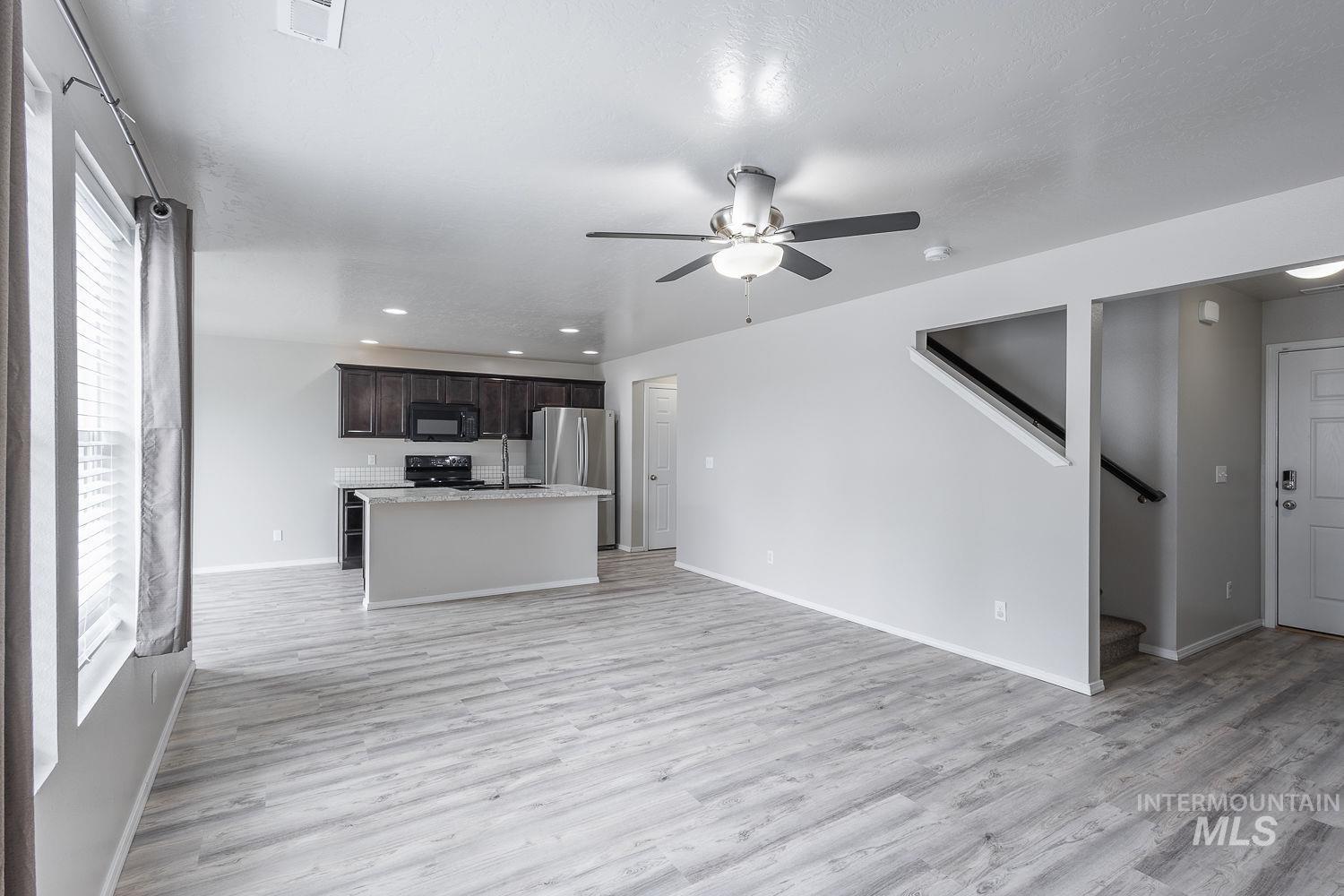 13567 Palm Beach Dr, Caldwell, Idaho 83607, 3 Bedrooms, 2.5 Bathrooms, Residential For Sale, Price $349,900, 98991560