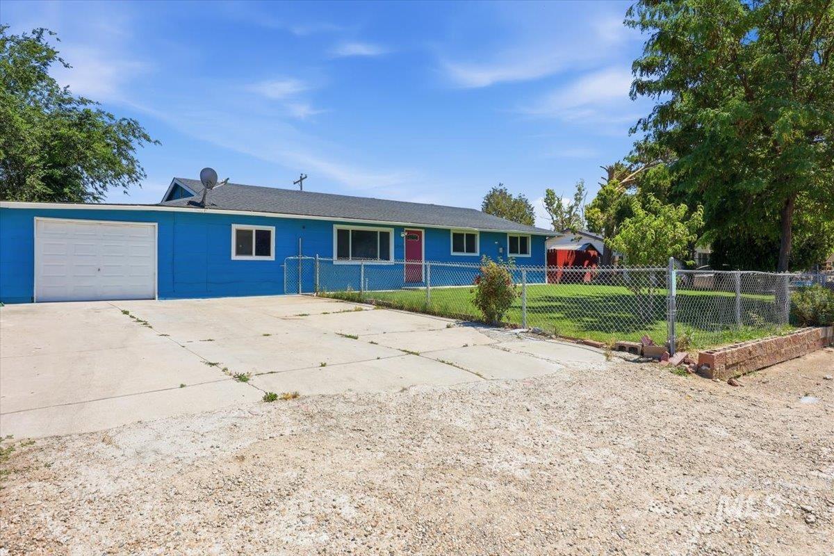 5720 Sunset Dr, Nampa, Idaho 83686, 4 Bedrooms, 2 Bathrooms, Residential For Sale, Price $349,900, 98991561