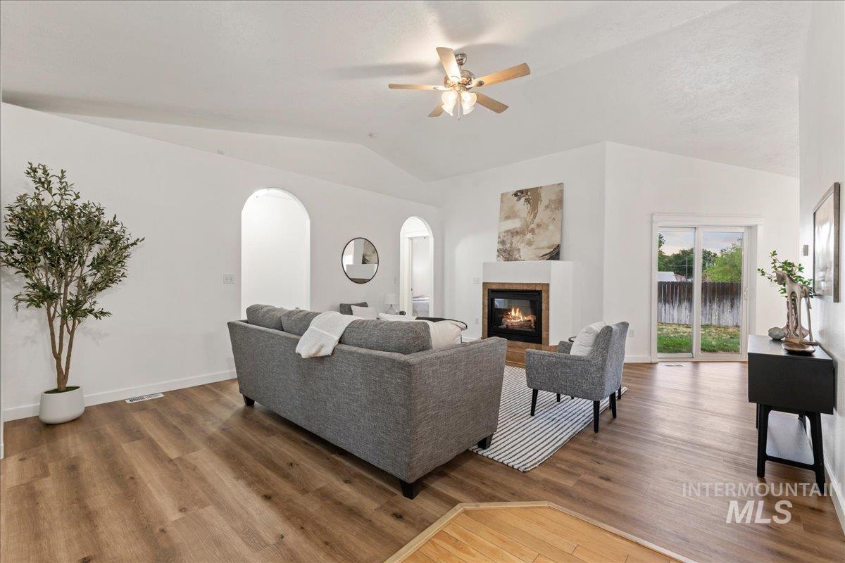1231 N 14th East, Mountain Home, Idaho 83647, 3 Bedrooms, 2.5 Bathrooms, Residential For Sale, Price $429,900,MLS 98991562