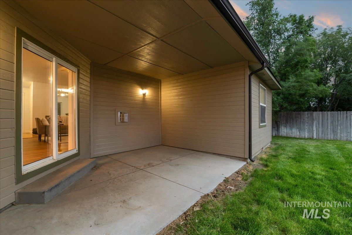 1231 N 14th East, Mountain Home, Idaho 83647, 3 Bedrooms, 2.5 Bathrooms, Residential For Sale, Price $429,900,MLS 98991562