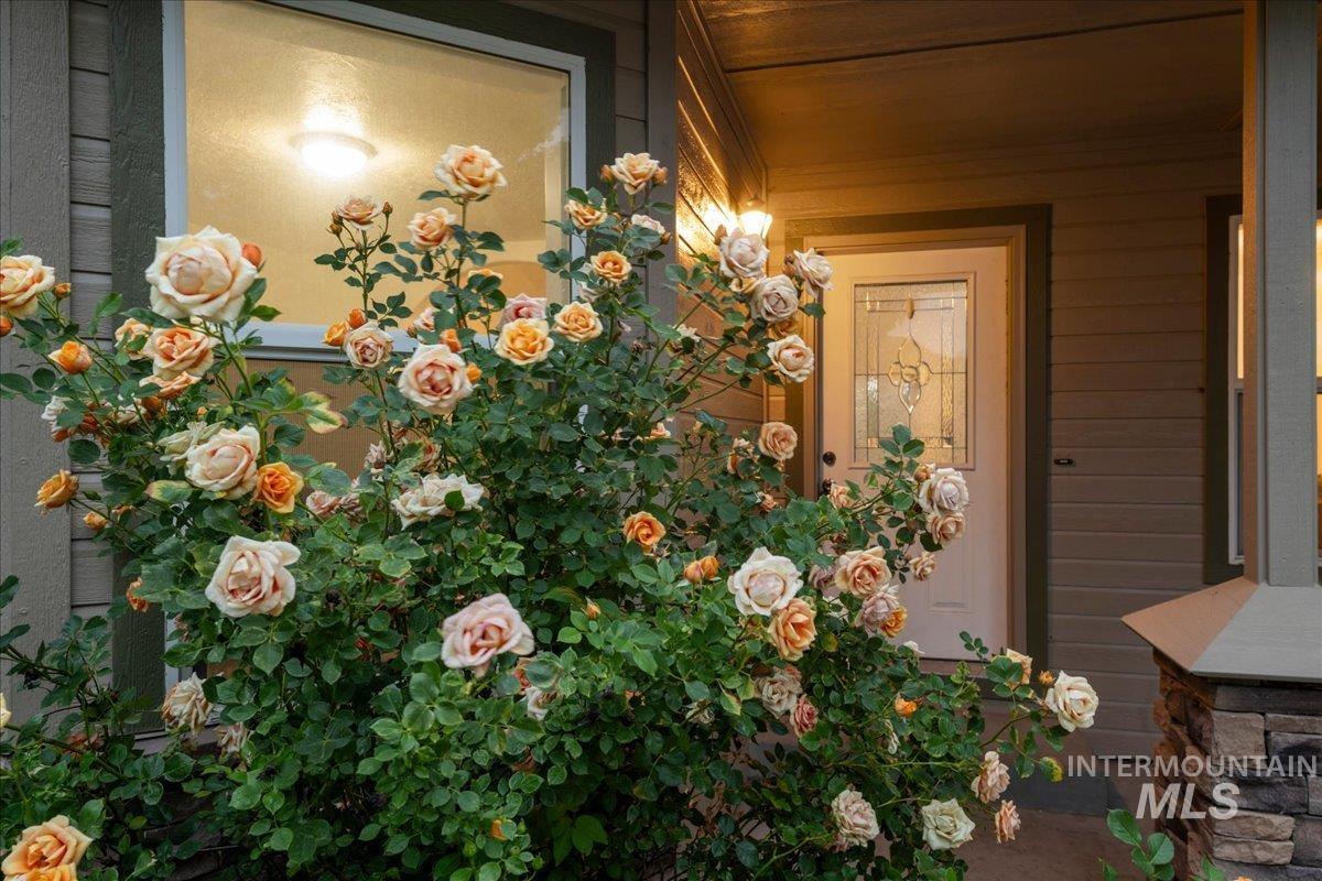 1231 N 14th East, Mountain Home, Idaho 83647, 3 Bedrooms, 2.5 Bathrooms, Residential For Sale, Price $429,900,MLS 98991562