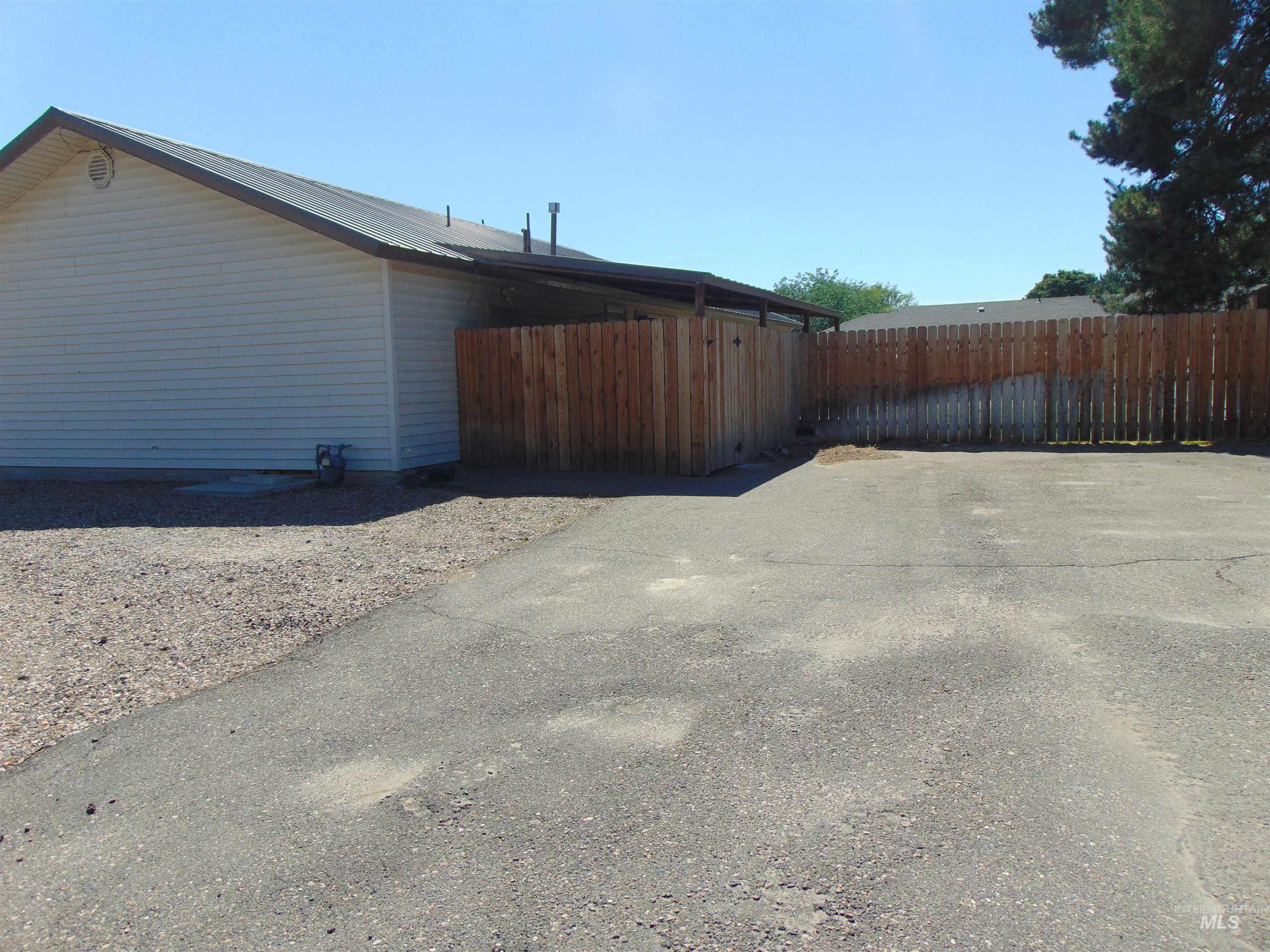 1113 SW 14th Ave., Ontario, Oregon 97914, 4 Bedrooms, 1.5 Bathrooms, Residential For Sale, Price $289,900, 98991564