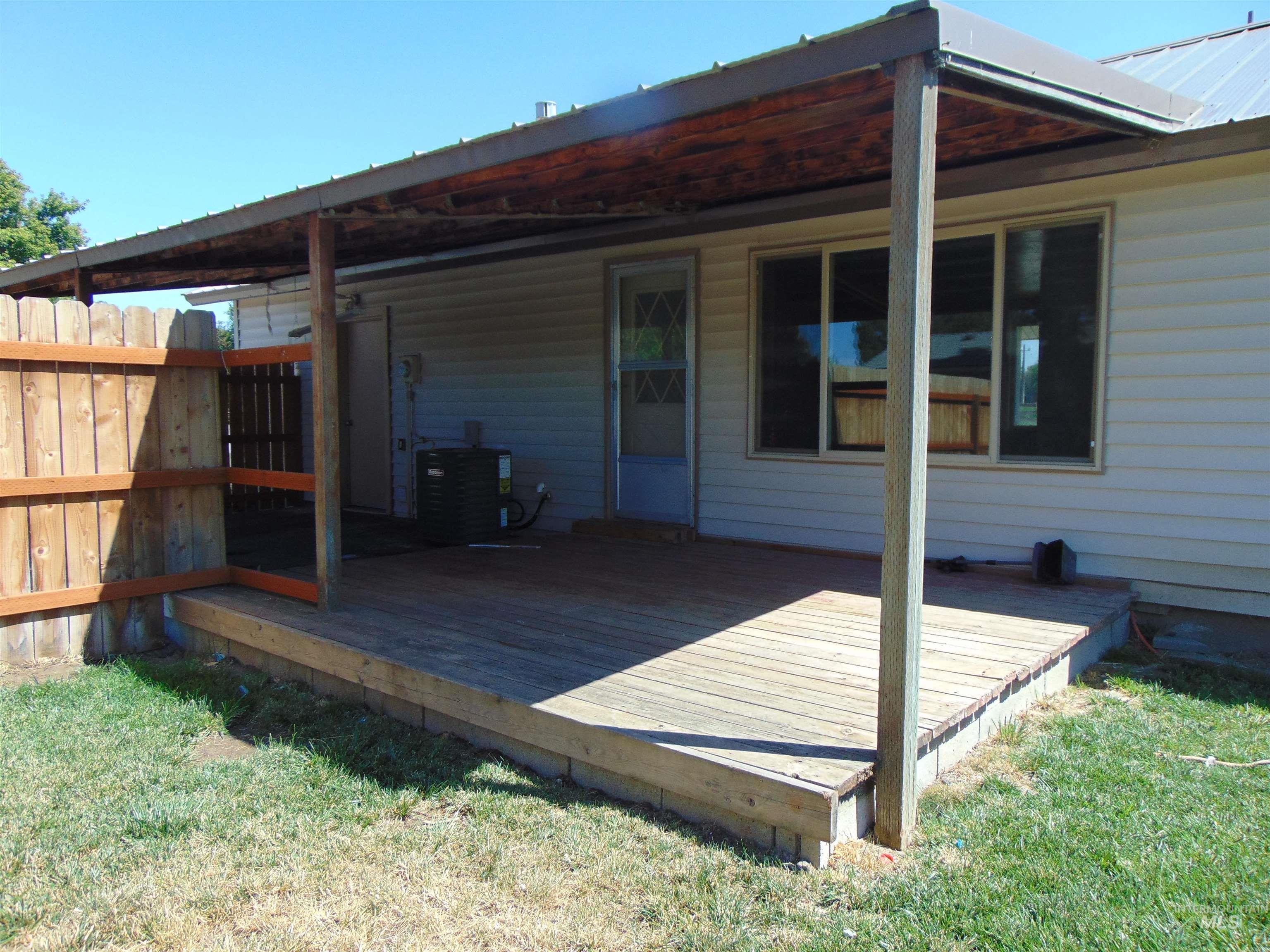 1113 SW 14th Ave., Ontario, Oregon 97914, 4 Bedrooms, 1.5 Bathrooms, Residential For Sale, Price $289,900, 98991564