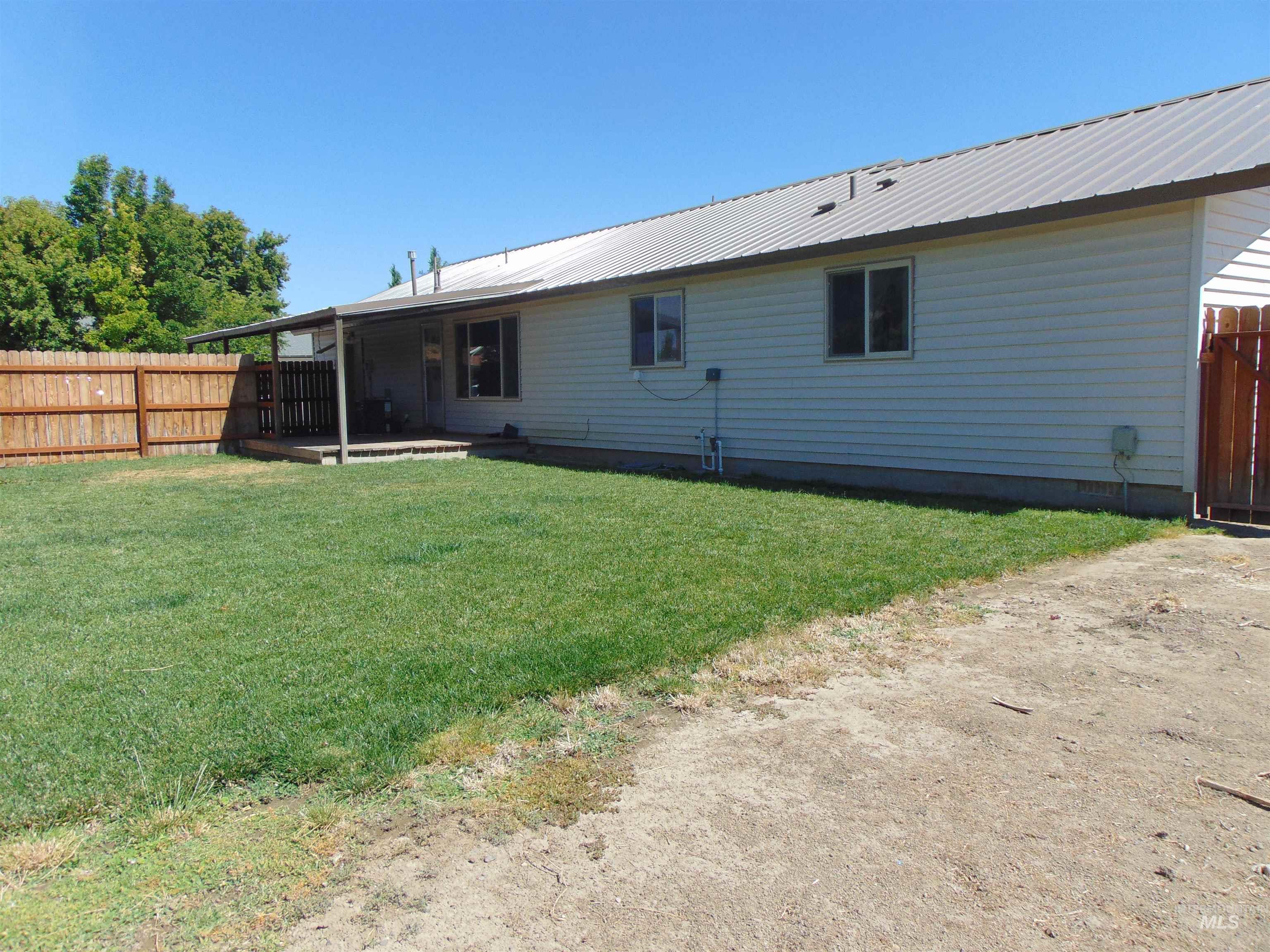 1113 SW 14th Ave., Ontario, Oregon 97914, 4 Bedrooms, 1.5 Bathrooms, Residential For Sale, Price $289,900, 98991564