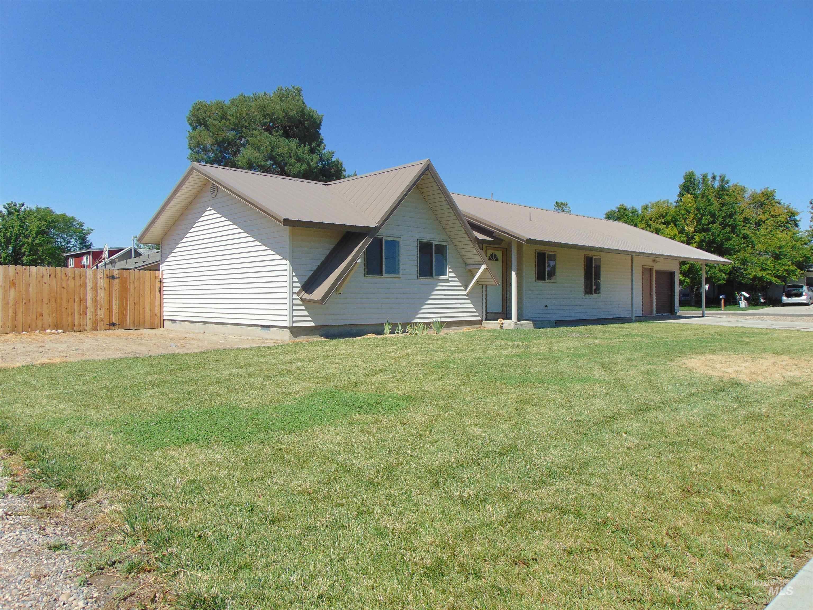 1113 SW 14th Ave., Ontario, Oregon 97914, 4 Bedrooms, 1.5 Bathrooms, Residential For Sale, Price $289,900, 98991564