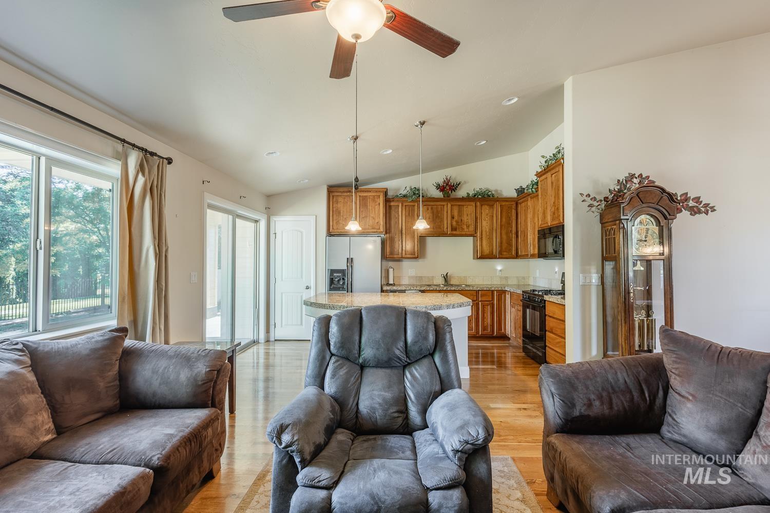 1186 E Observation St, Meridian, Idaho 83642, 3 Bedrooms, 2 Bathrooms, Residential For Sale, Price $475,000,MLS 98991566