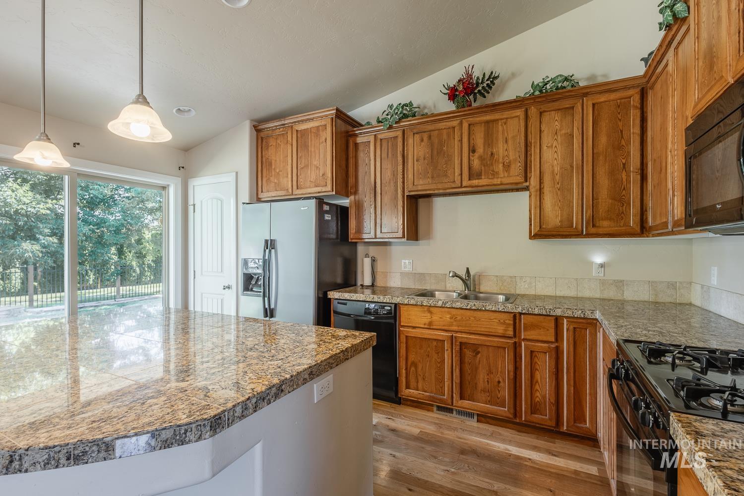 1186 E Observation St, Meridian, Idaho 83642, 3 Bedrooms, 2 Bathrooms, Residential For Sale, Price $475,000,MLS 98991566