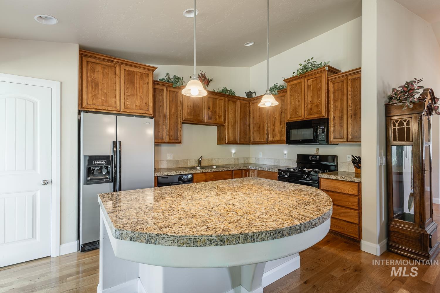1186 E Observation St, Meridian, Idaho 83642, 3 Bedrooms, 2 Bathrooms, Residential For Sale, Price $475,000,MLS 98991566