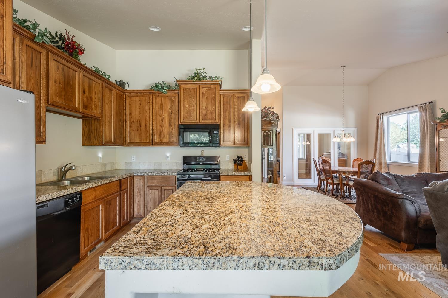 1186 E Observation St, Meridian, Idaho 83642, 3 Bedrooms, 2 Bathrooms, Residential For Sale, Price $475,000,MLS 98991566