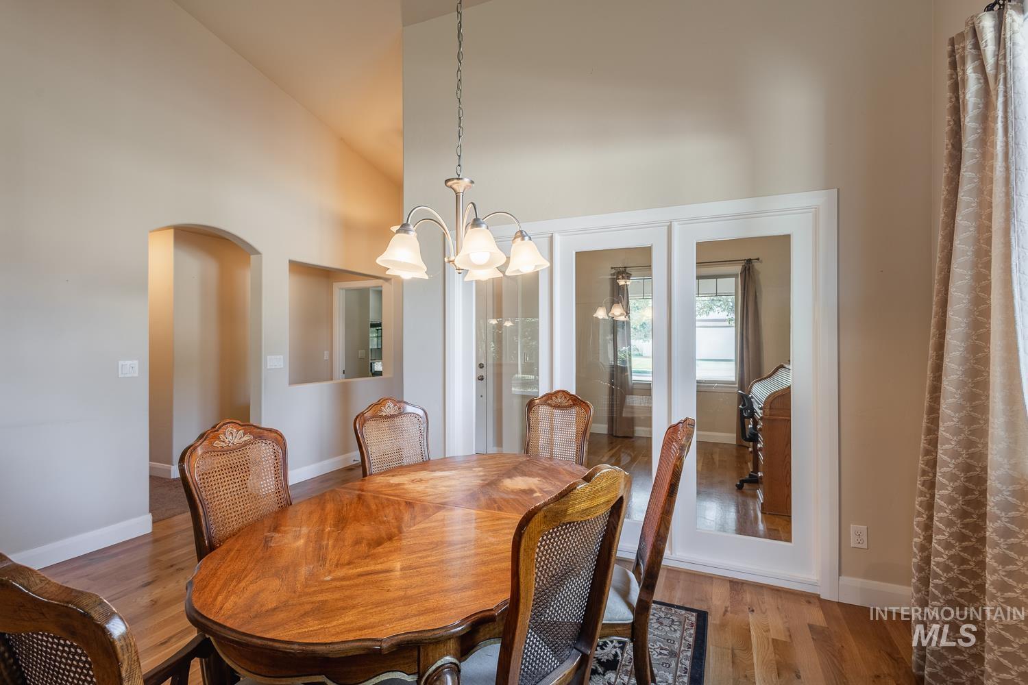 1186 E Observation St, Meridian, Idaho 83642, 3 Bedrooms, 2 Bathrooms, Residential For Sale, Price $475,000,MLS 98991566